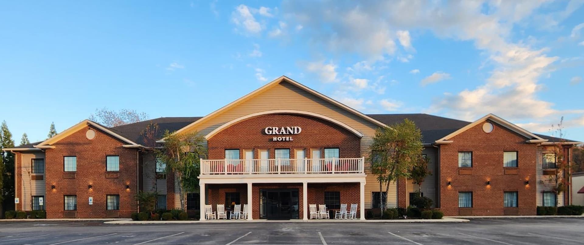 Grand Hotel — hotel in Spring City, Tennessee