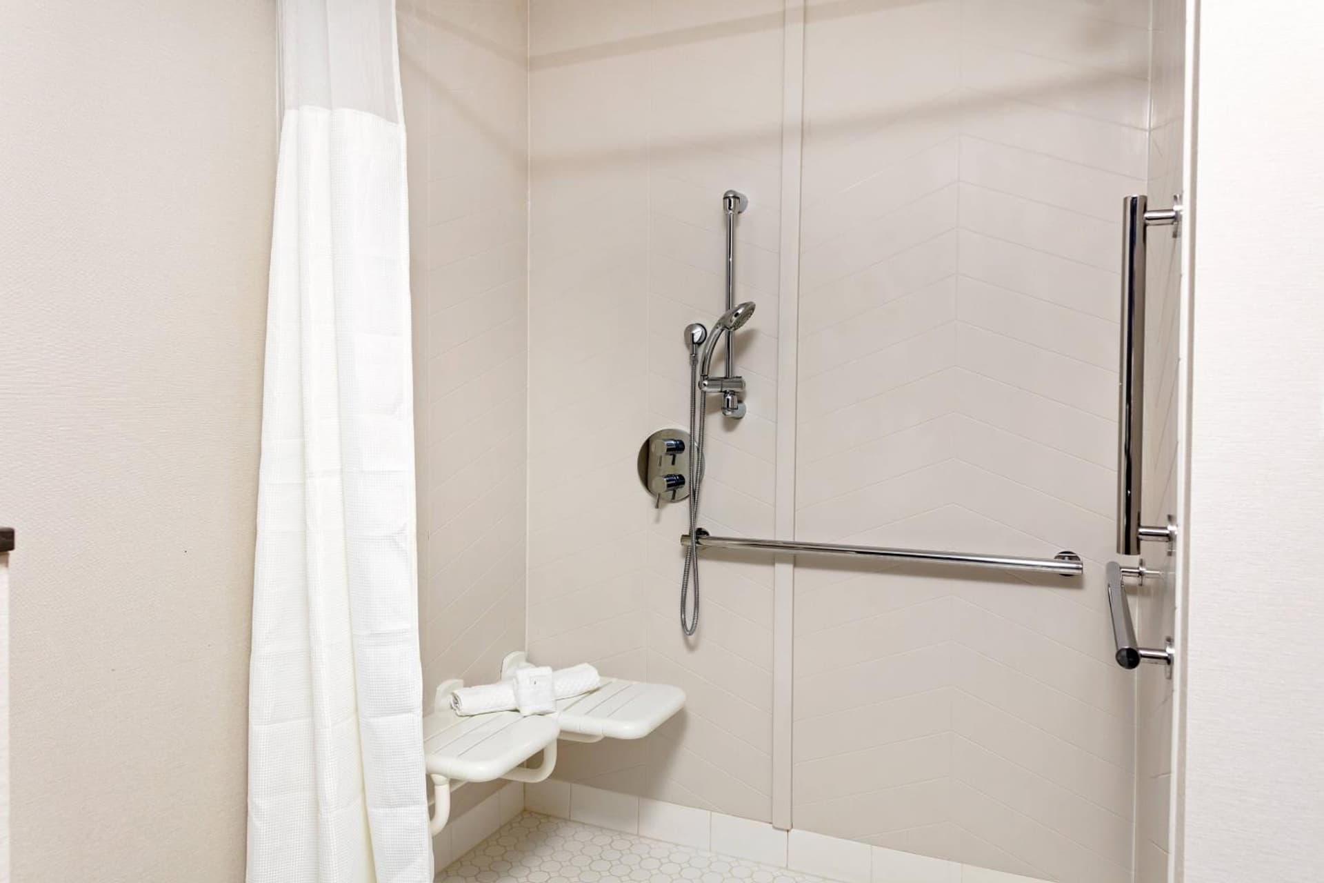 Fairfield by Marriott Port Clinton Waterfront gallery photo in Port Clinton, OH — image 4