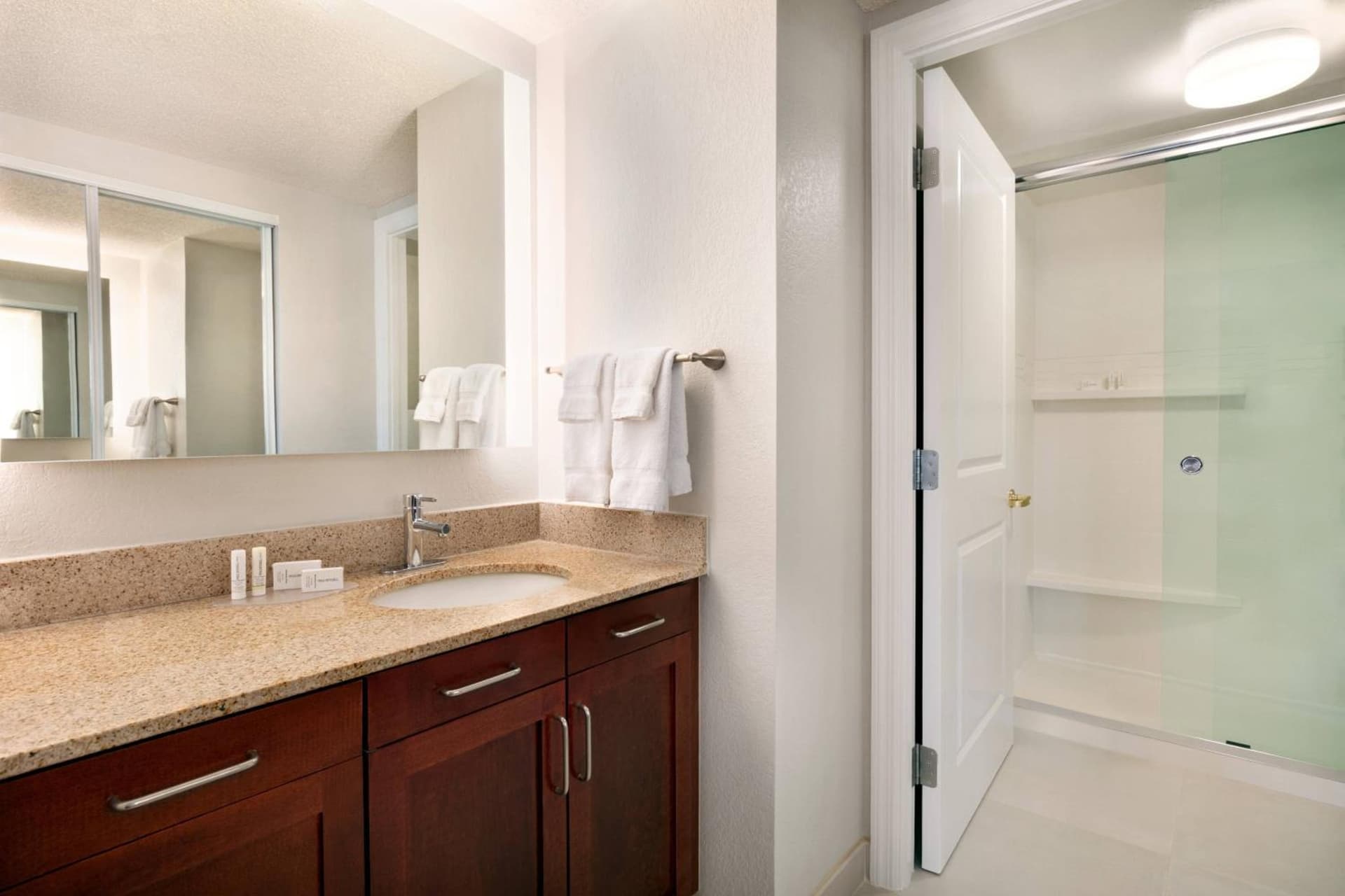 Residence Inn by Marriott Baltimore Downtown/ Inner Harbor gallery photo in Baltimore, MD — image 49