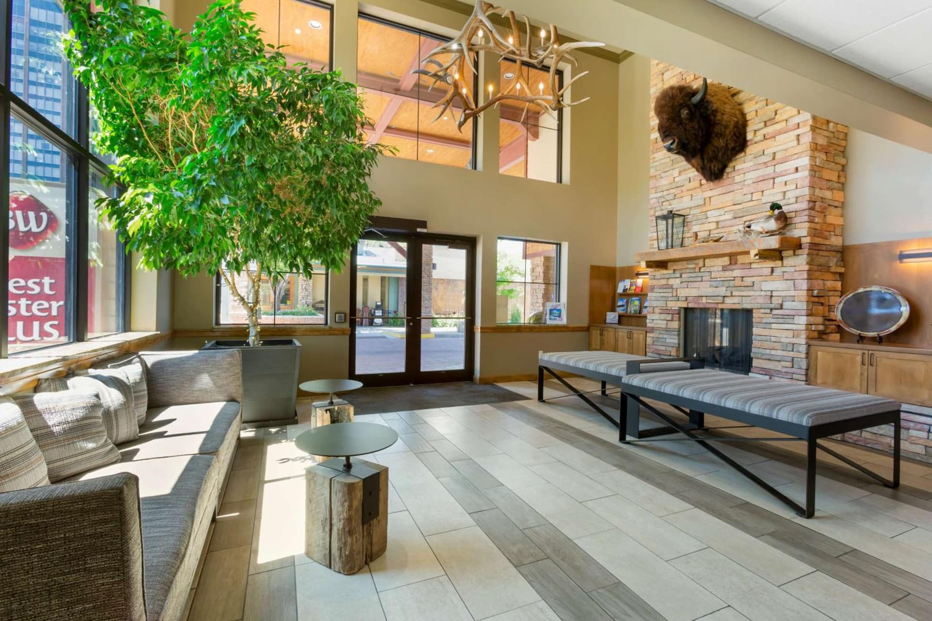 Best Western Plus Clocktower Inn interior in Billings, MT — gallery photo 2