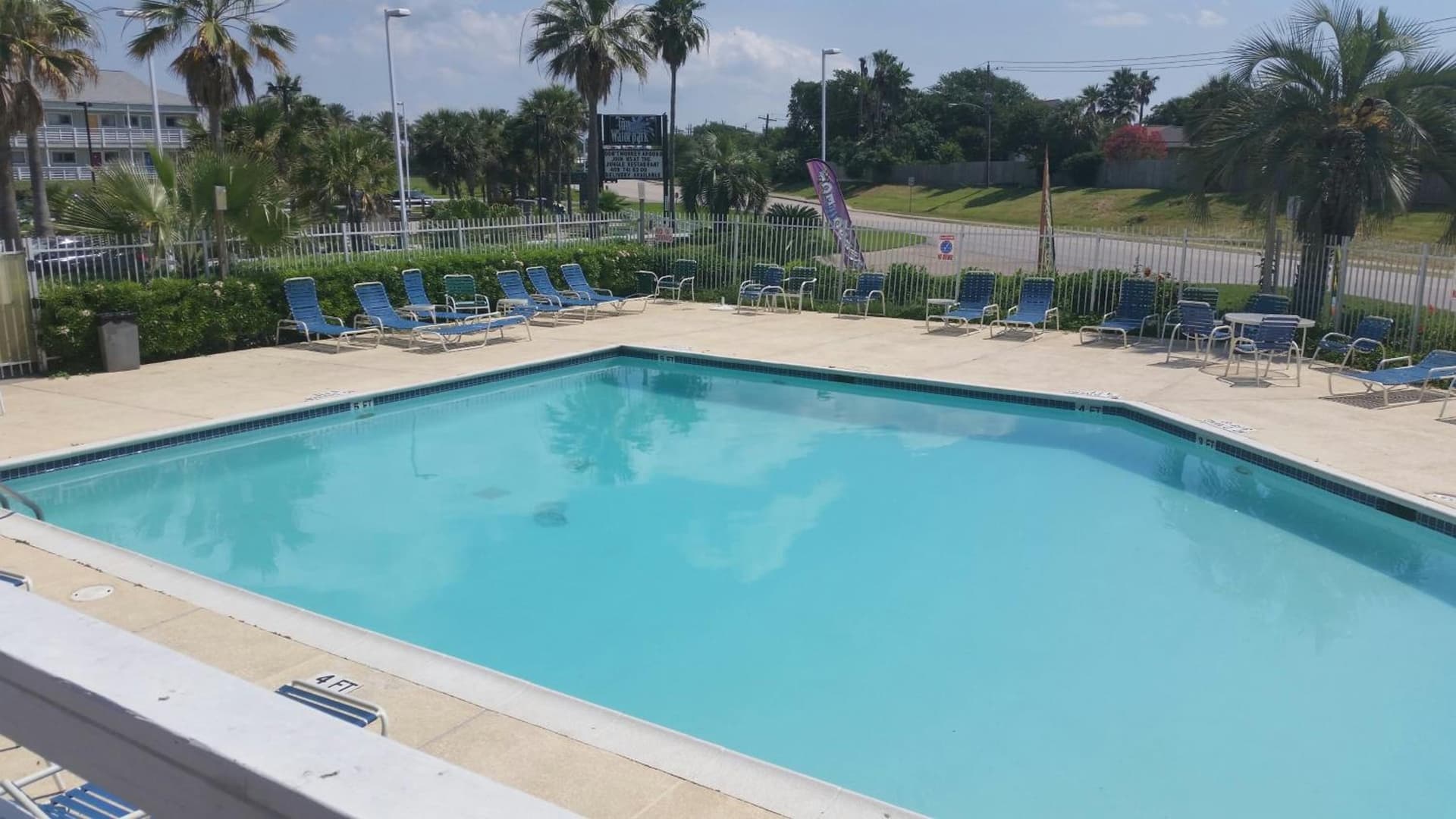 Inn at the Waterpark gallery photo in Galveston, TX — image 24