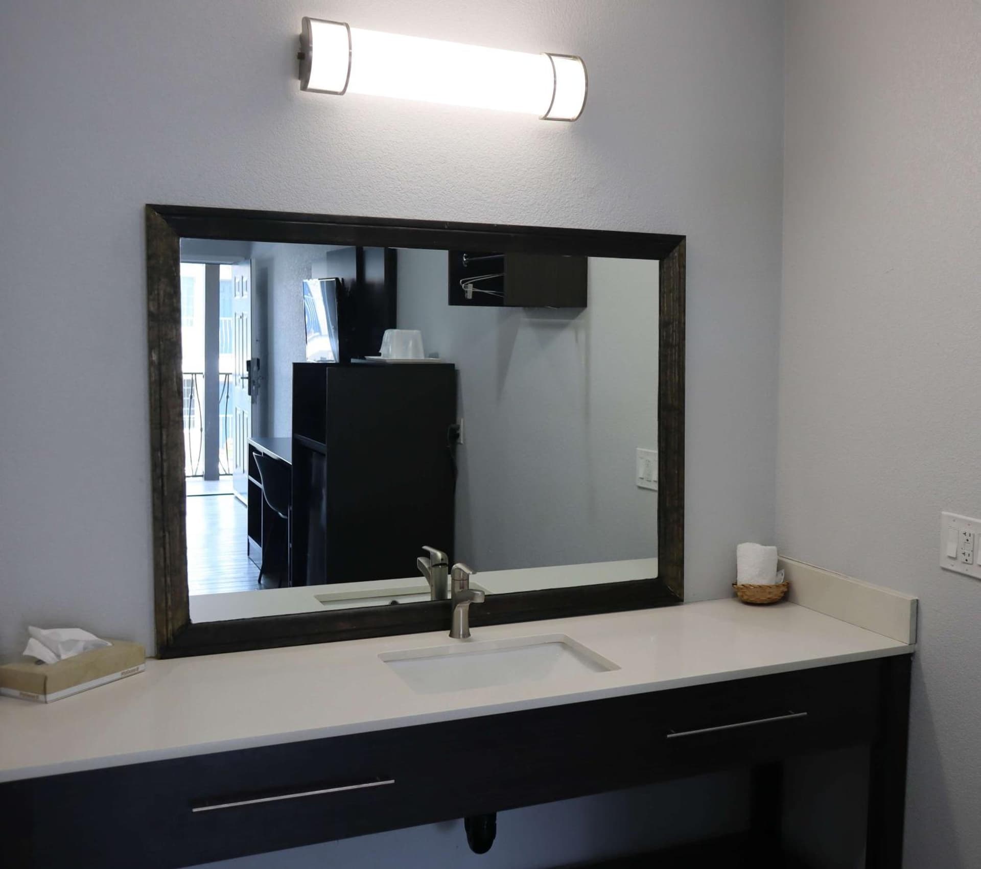 Motel 6-San Diego, CA - Southbay interior in Chula Vista, CA — gallery photo 2
