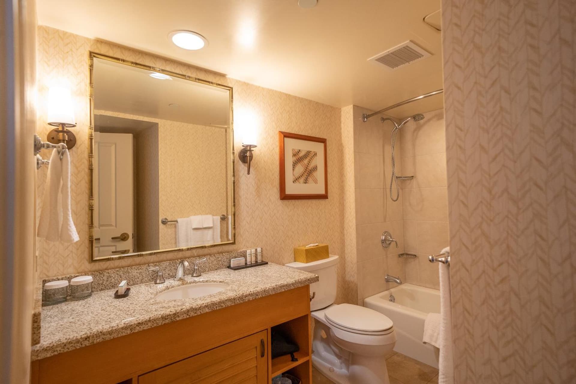 Embassy Suites by Hilton Waikiki Beach Walk gallery photo in Honolulu, HI — image 22