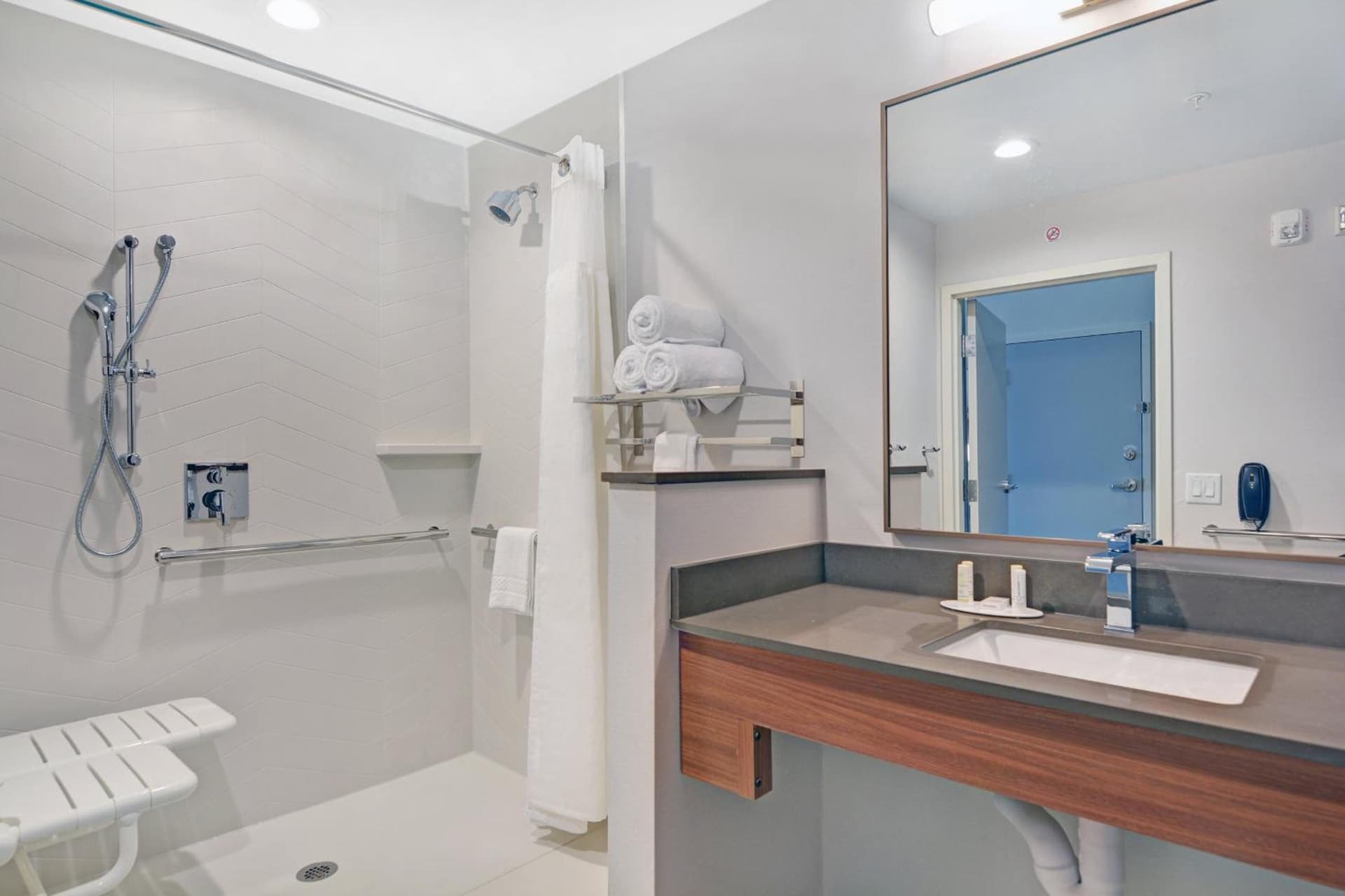 Fairfield Inn & Suites by Marriott Houston NASA/Webster gallery photo in Webster, TX — image 4
