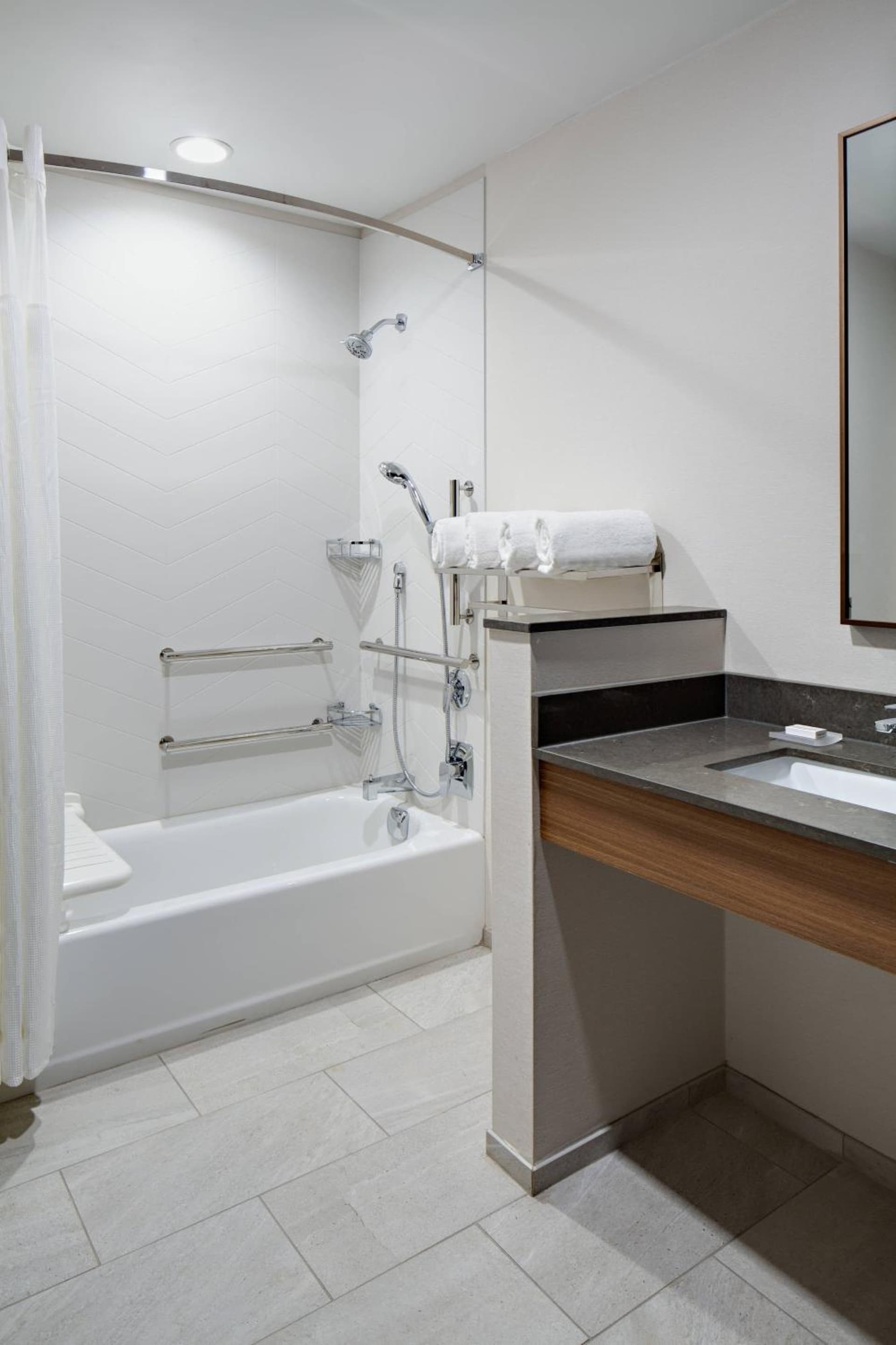 Fairfield Inn & Suites by Marriott Fayetteville interior in Fayetteville, AR — gallery photo 2
