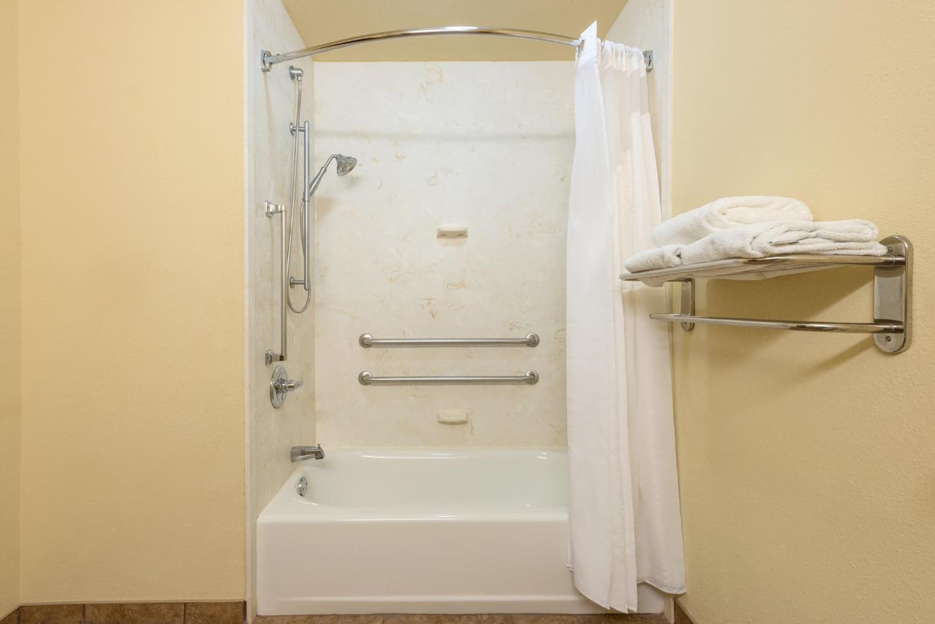 Holiday Inn Express & Suites Lexington Downtown Area-Keeneland by IHG gallery photo in Lexington, KY — image 32