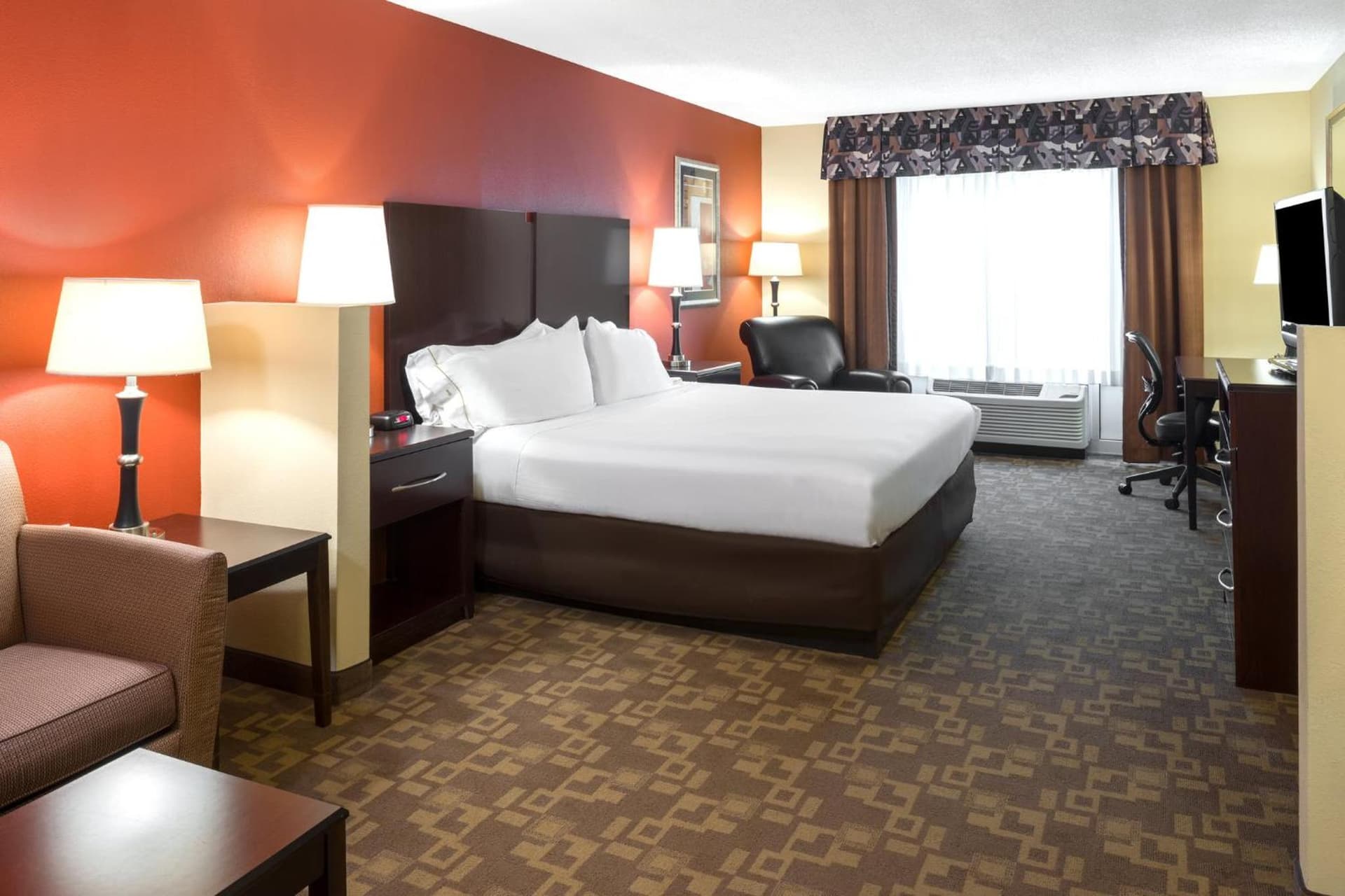 Holiday Inn Express & Suites Lexington Downtown Area-Keeneland by IHG gallery photo in Lexington, KY — image 6