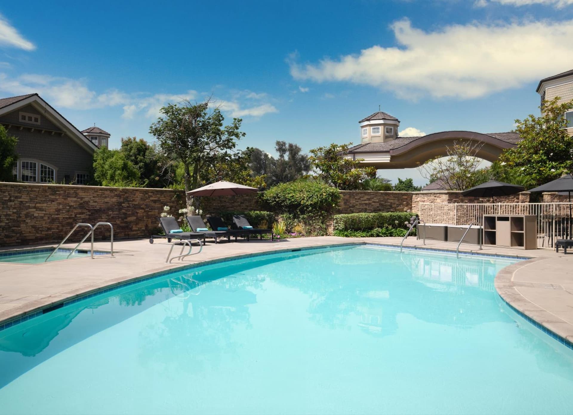 West Inn & Suites interior in Carlsbad, CA — gallery photo 2