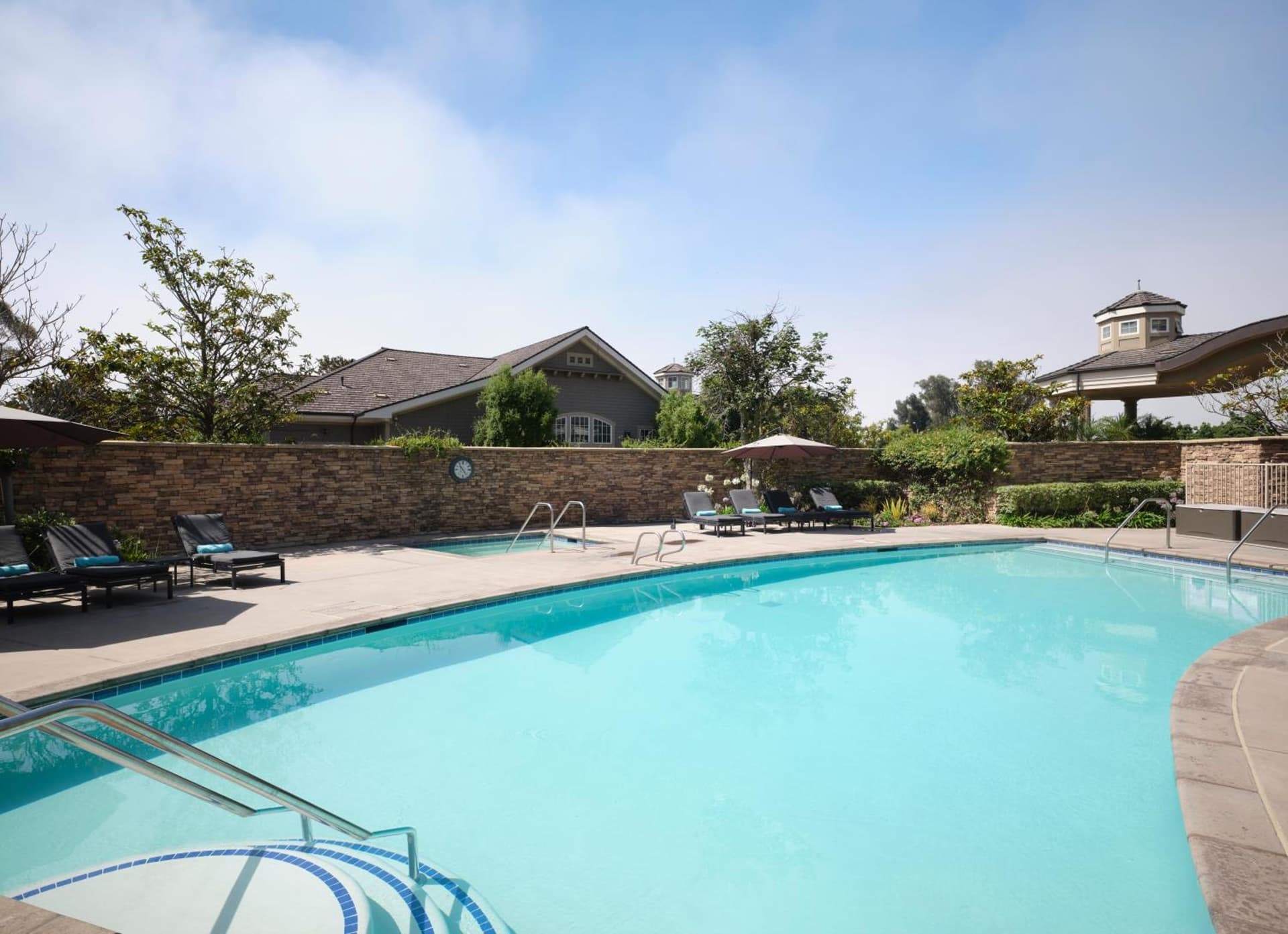 West Inn & Suites gallery photo in Carlsbad, CA — image 23