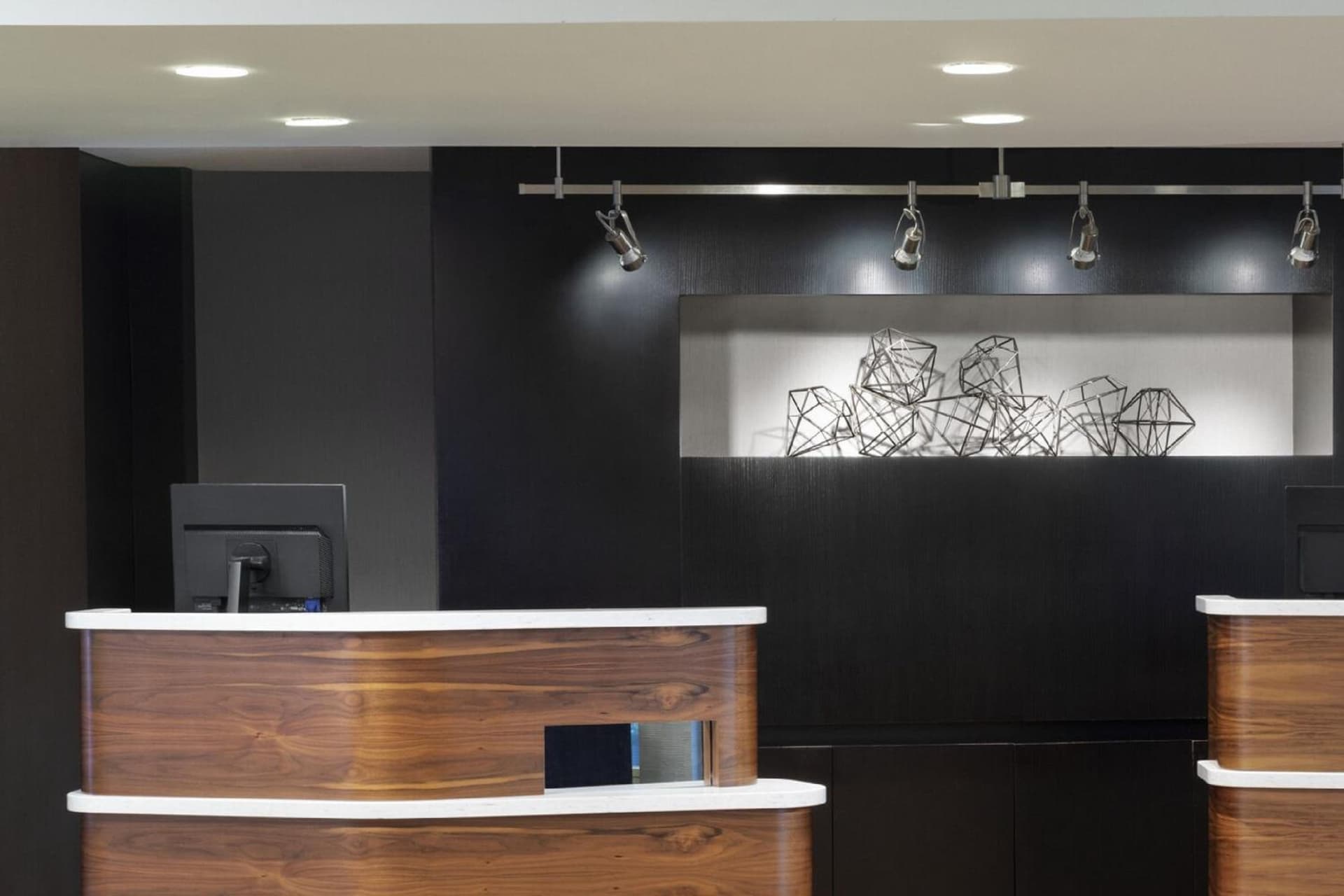 Courtyard by Marriott Tarrytown Westchester County interior in Tarrytown, NY — gallery photo 2