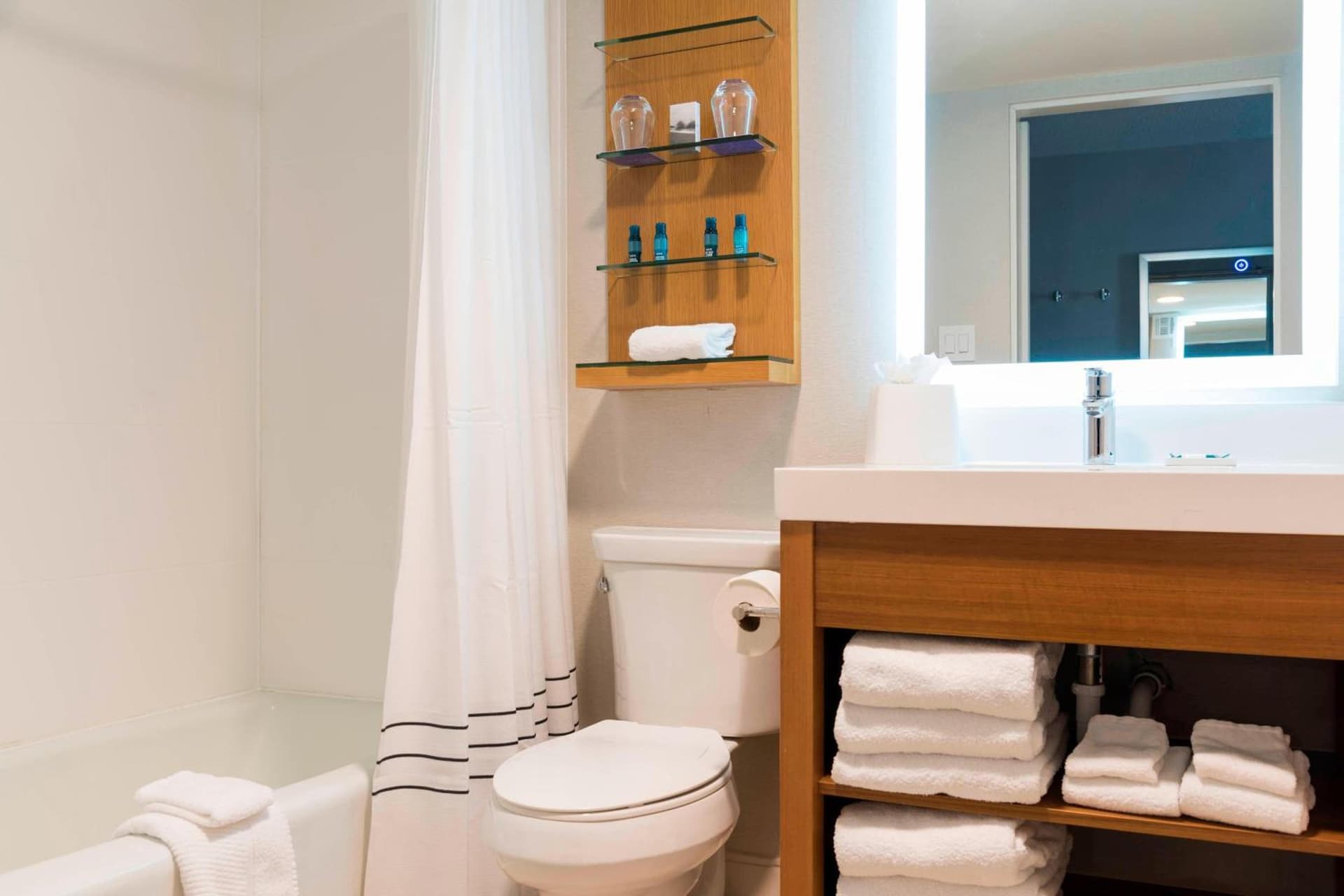 Sonesta Hotel Grand Rapids Airport gallery photo in Grand Rapids, MI — image 38