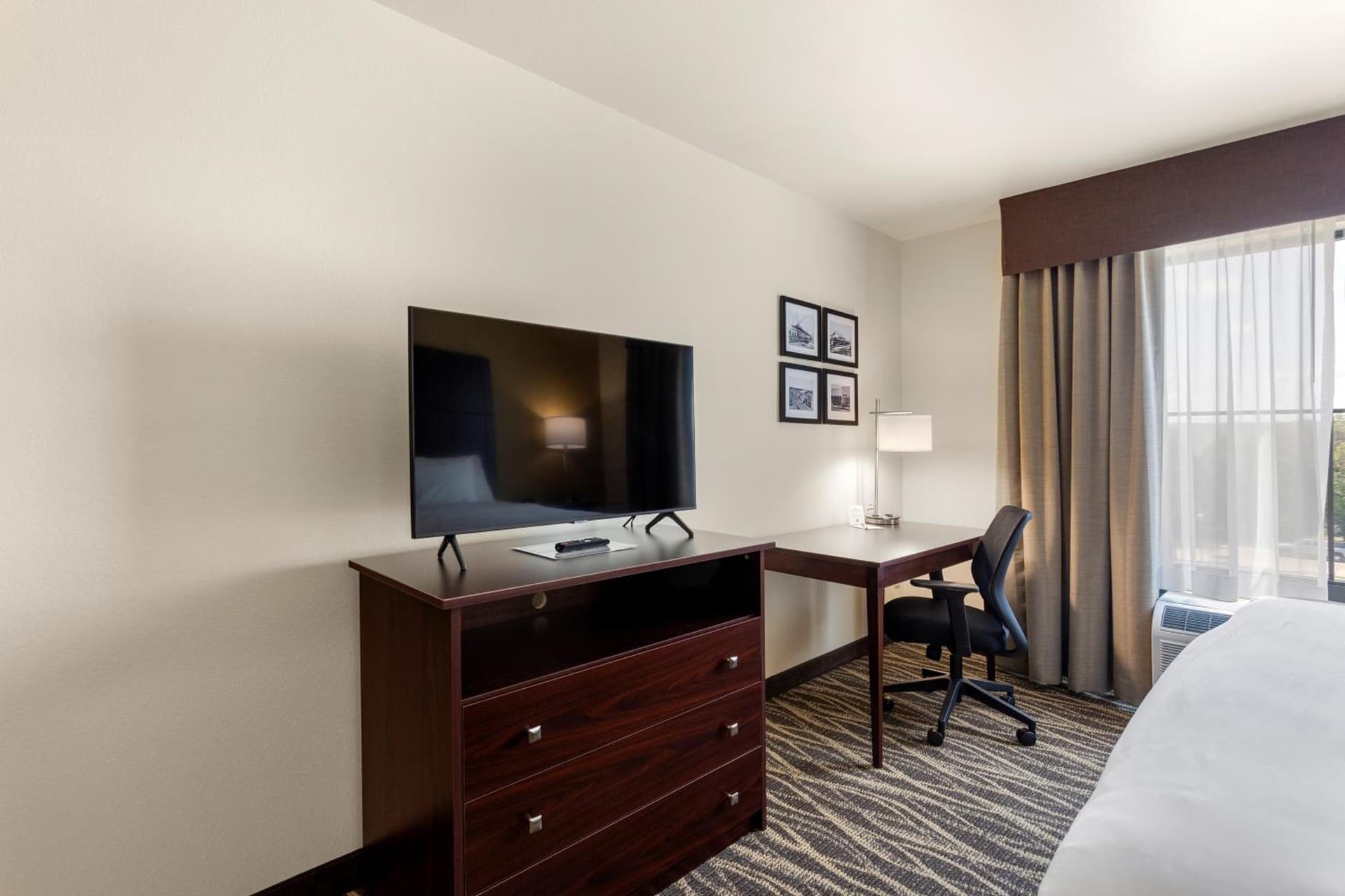 Cobblestone Hotel & Suites - De Pere Green Bay gallery photo in De Pere, WI — image 55