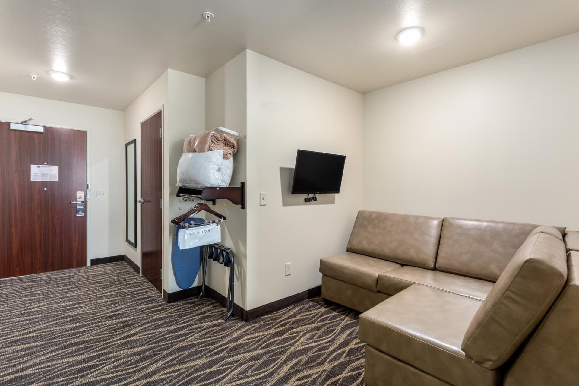 Cobblestone Hotel & Suites - De Pere Green Bay gallery photo in De Pere, WI — image 10