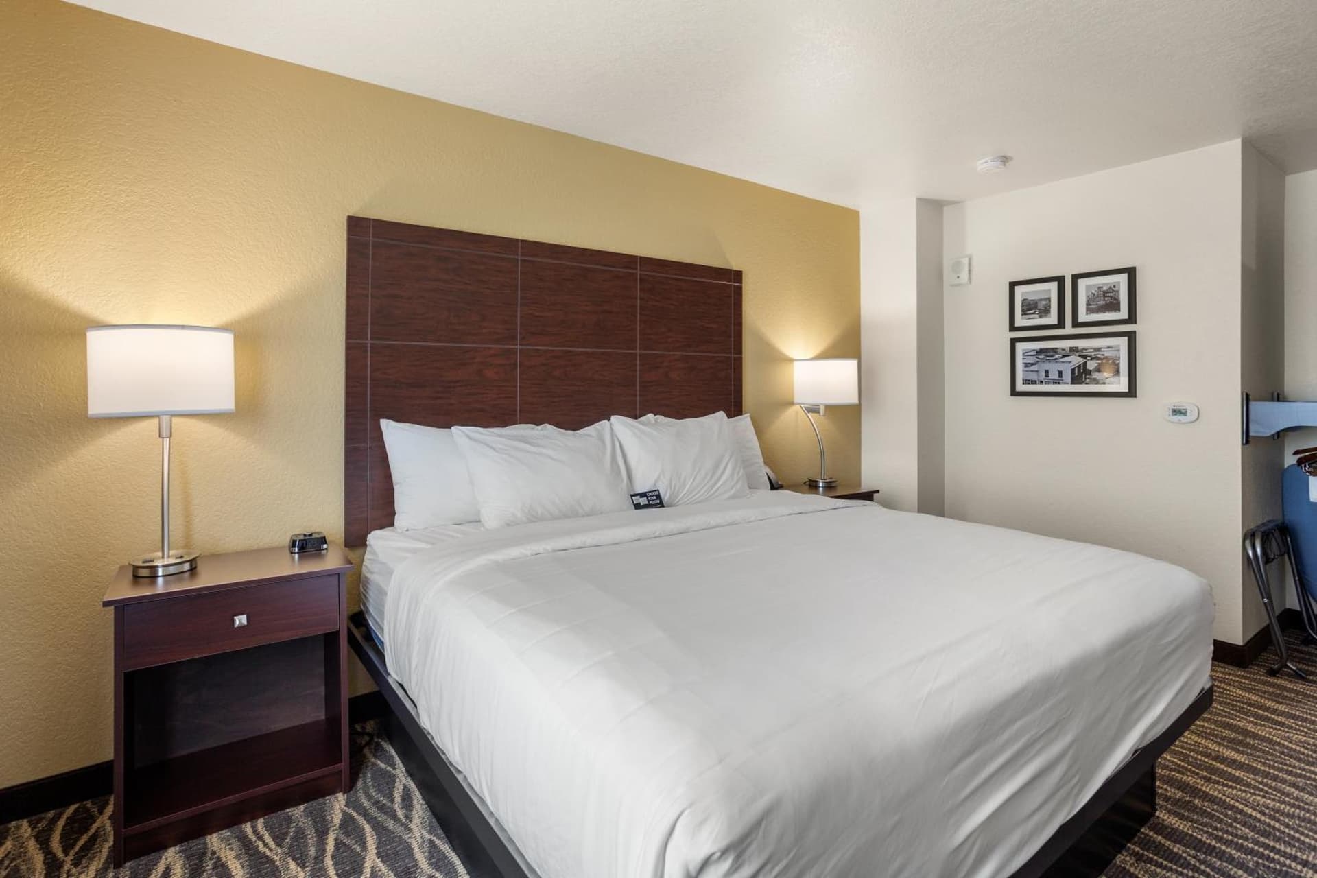 Cobblestone Hotel & Suites - De Pere Green Bay interior in De Pere, WI — gallery photo 2