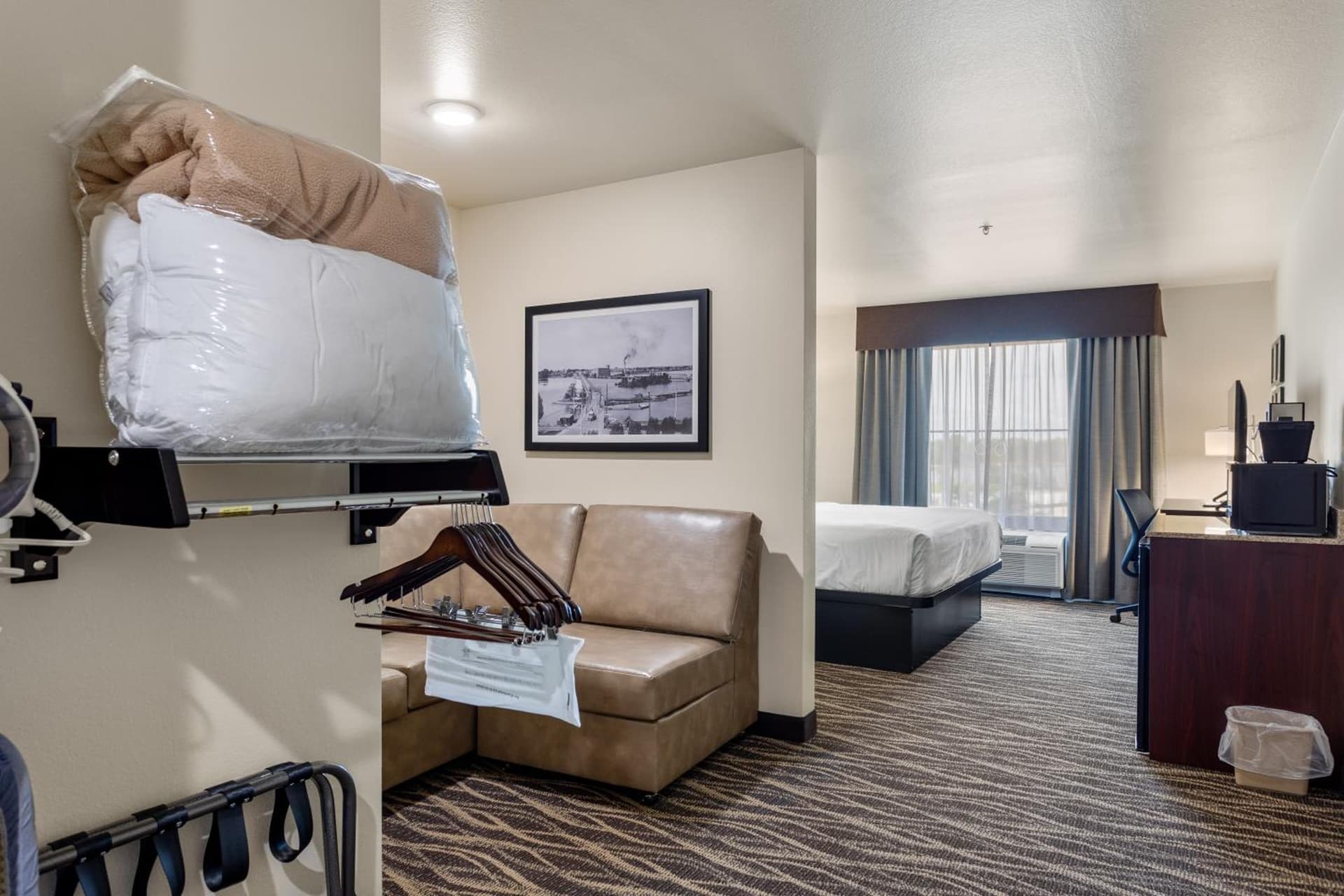 Cobblestone Hotel & Suites - De Pere Green Bay gallery photo in De Pere, WI — image 15