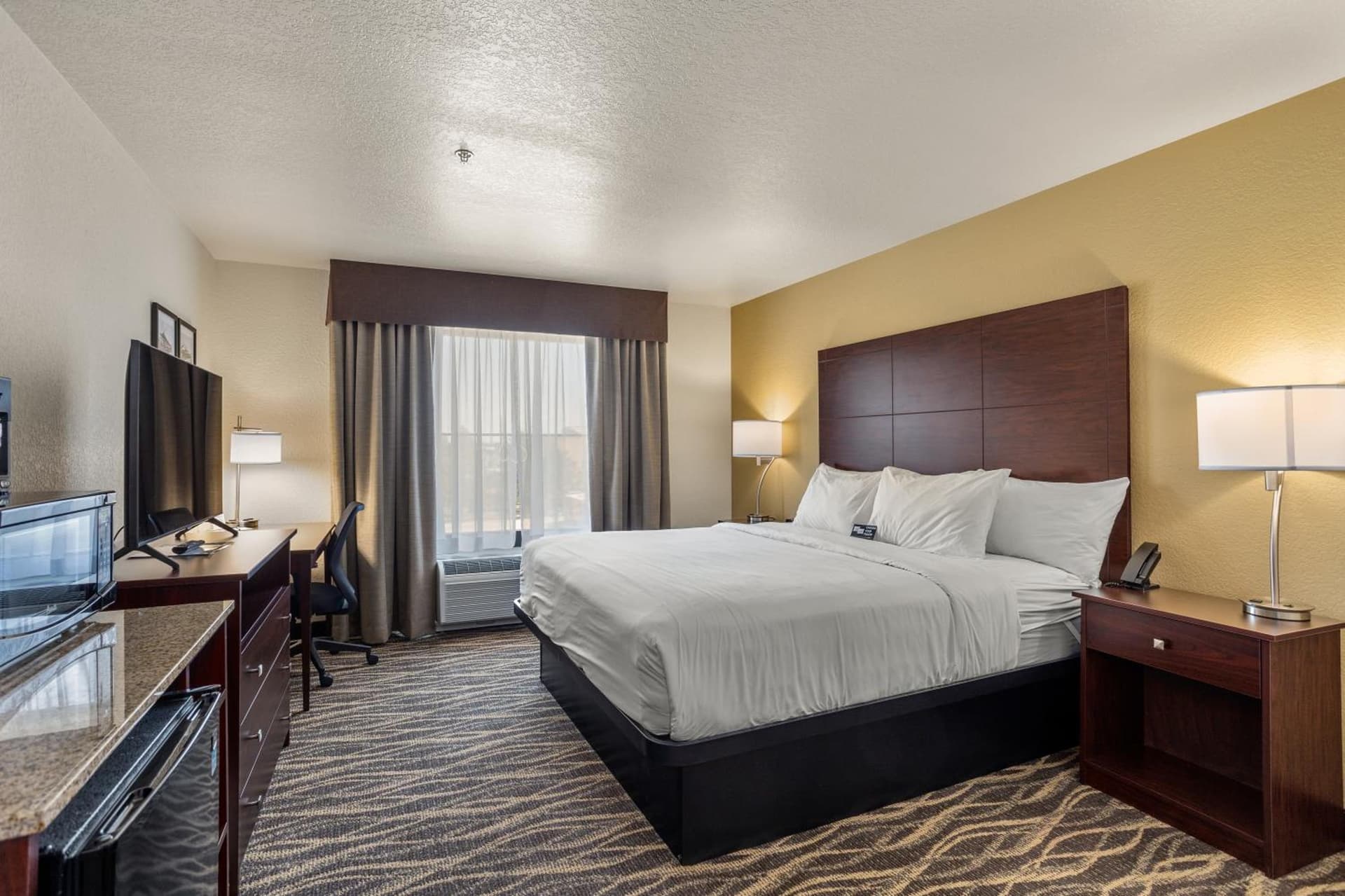 Cobblestone Hotel & Suites - De Pere Green Bay gallery photo in De Pere, WI — image 54