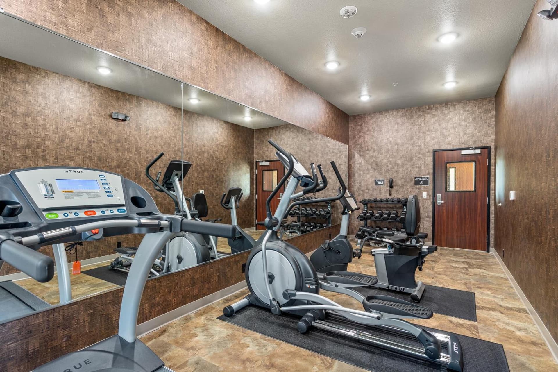 Cobblestone Hotel & Suites - De Pere Green Bay gallery photo in De Pere, WI — image 18