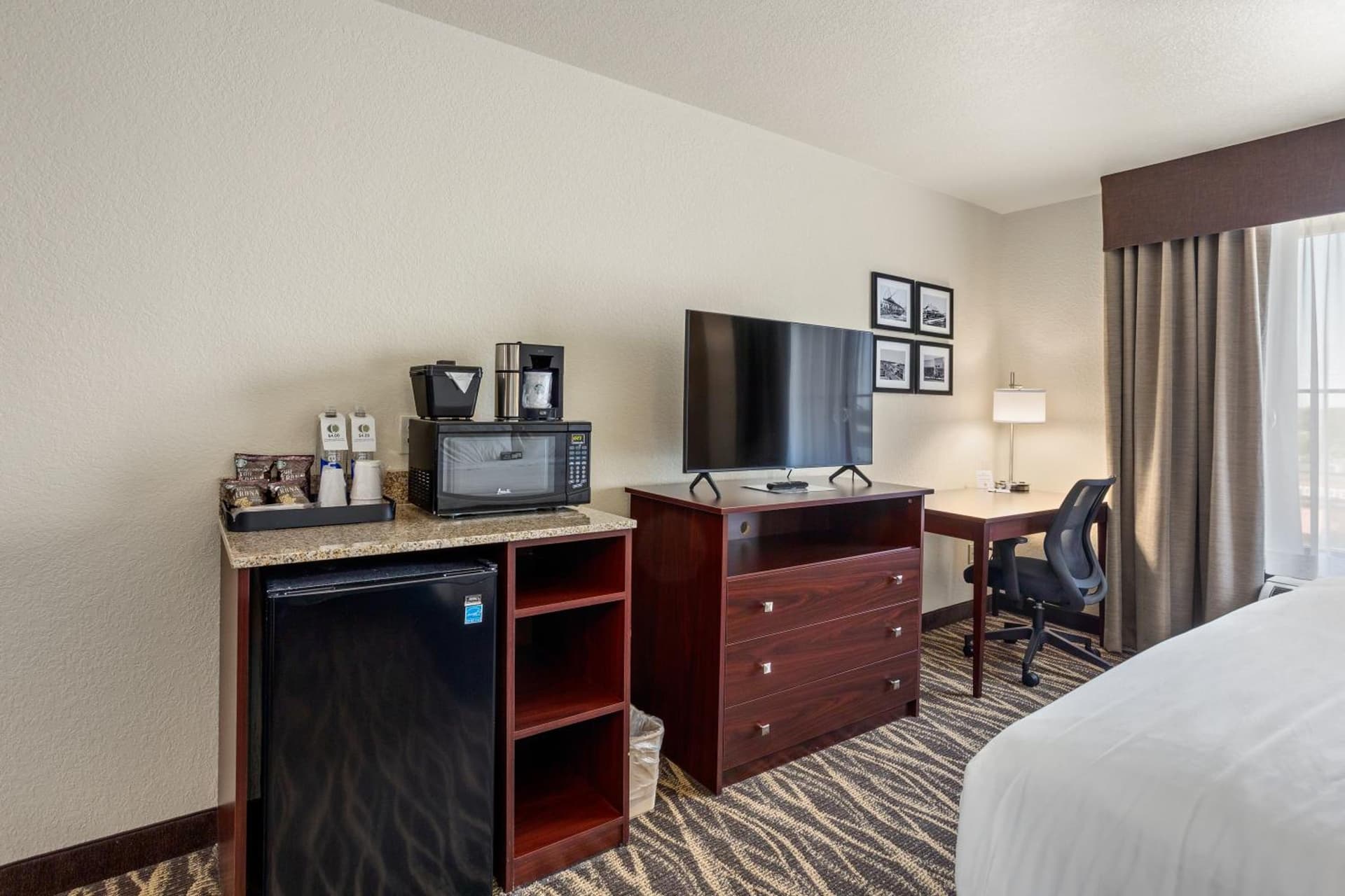 Cobblestone Hotel & Suites - De Pere Green Bay gallery photo in De Pere, WI — image 27