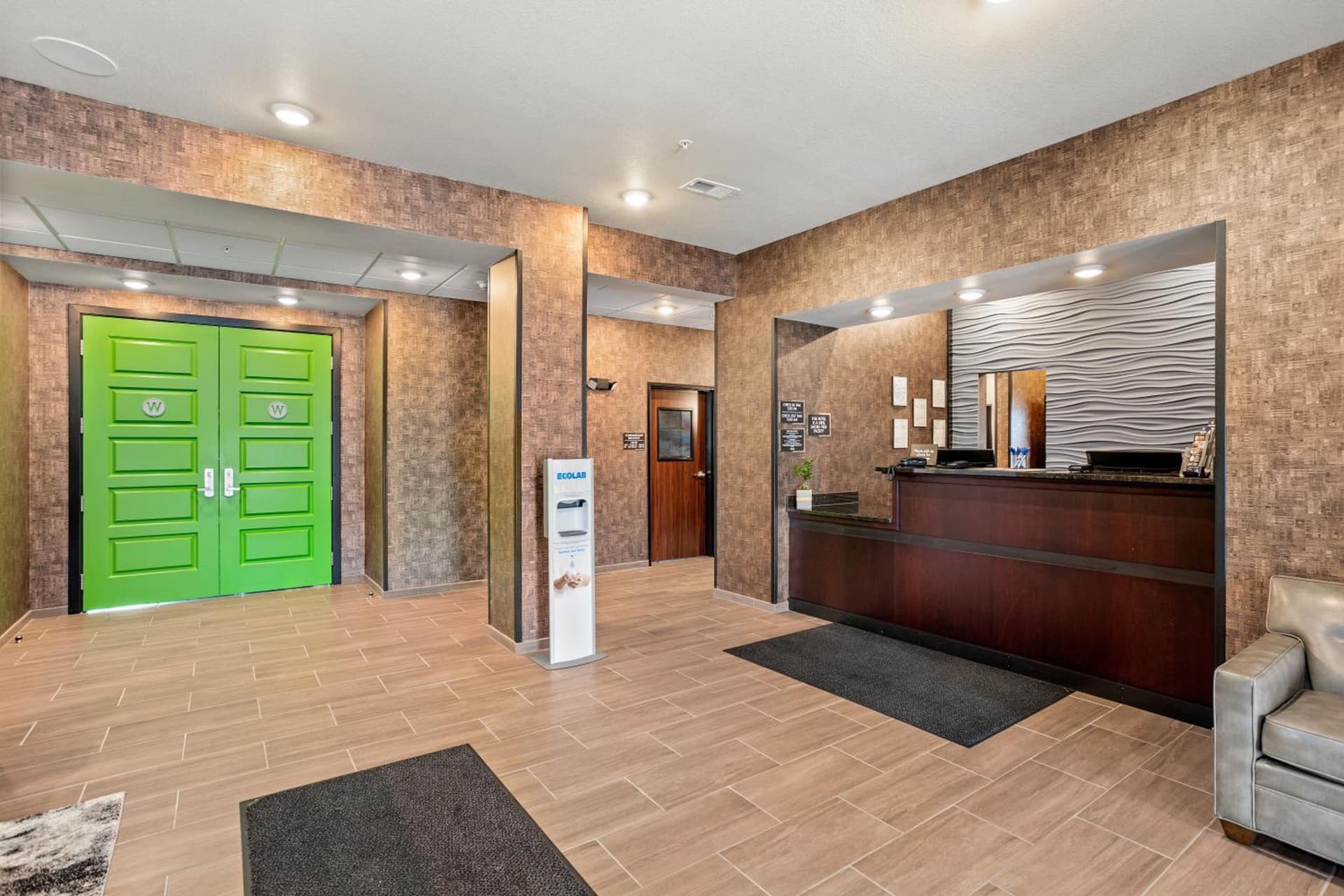 Cobblestone Hotel & Suites - De Pere Green Bay gallery photo in De Pere, WI — image 50