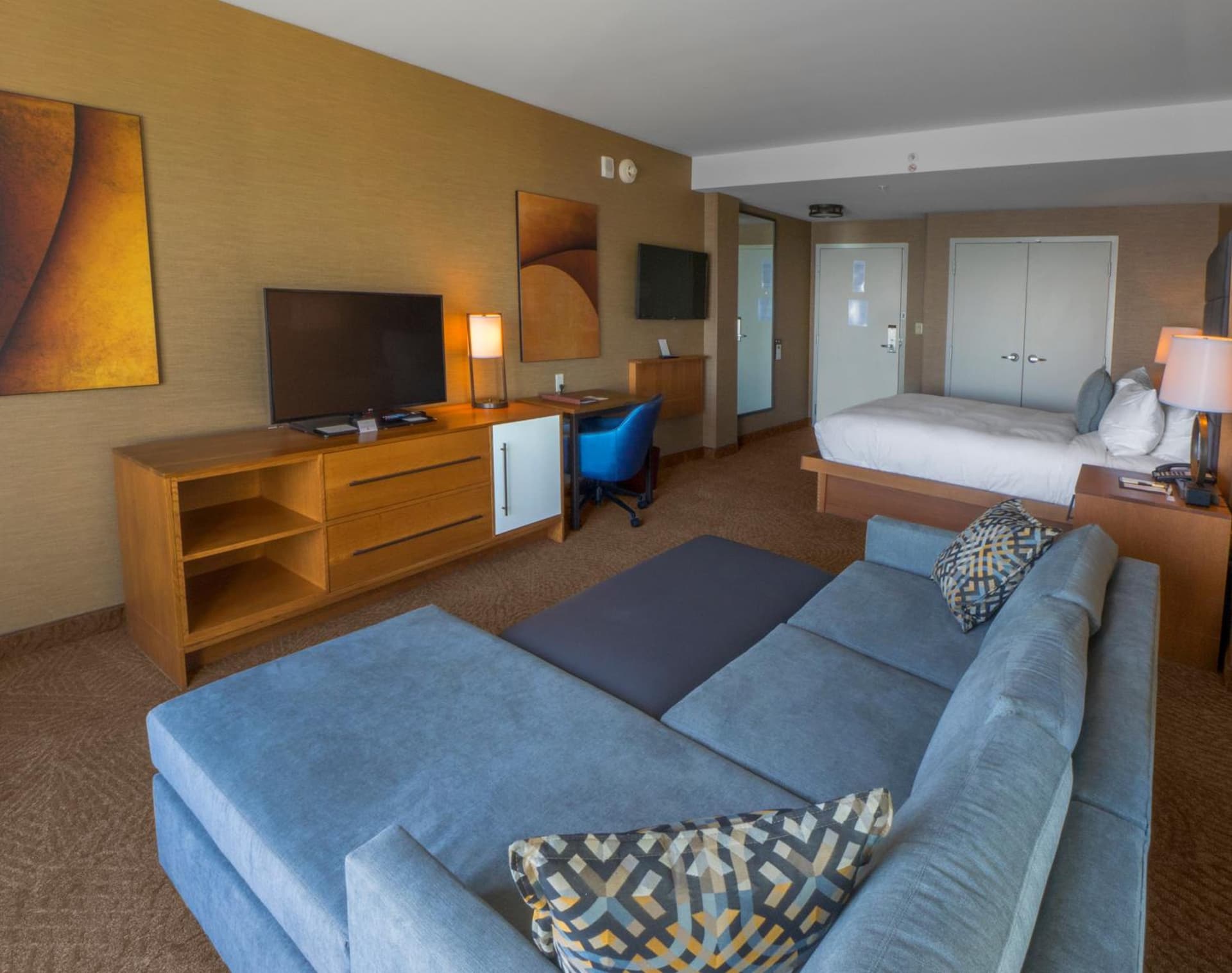 DoubleTree by Hilton Hotel Niagara Falls New York gallery photo in Niagara Falls, NY — image 52