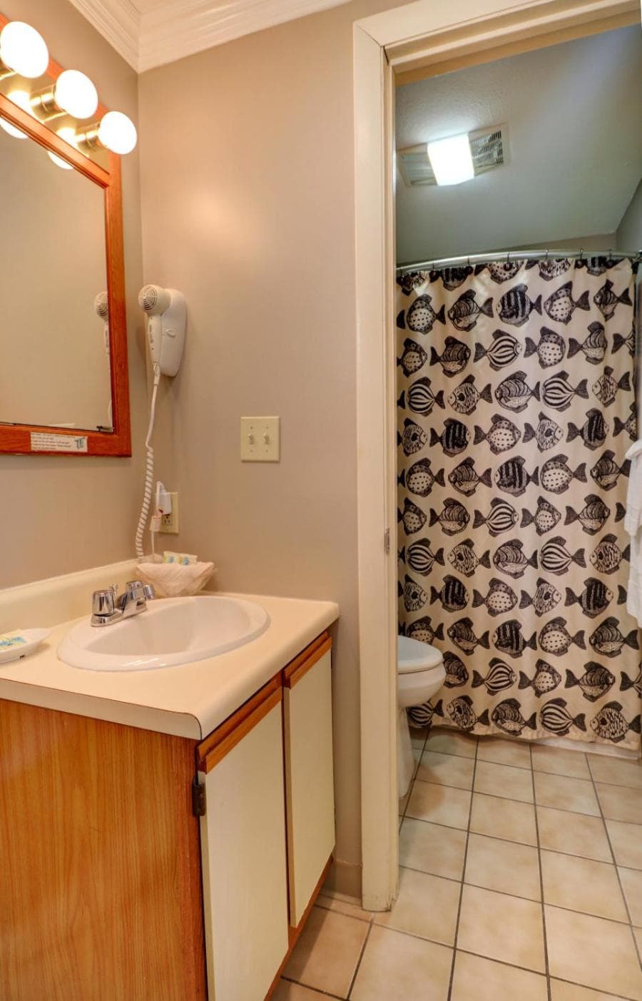 Sea Mist Resort Motel interior in Wells — gallery photo 2