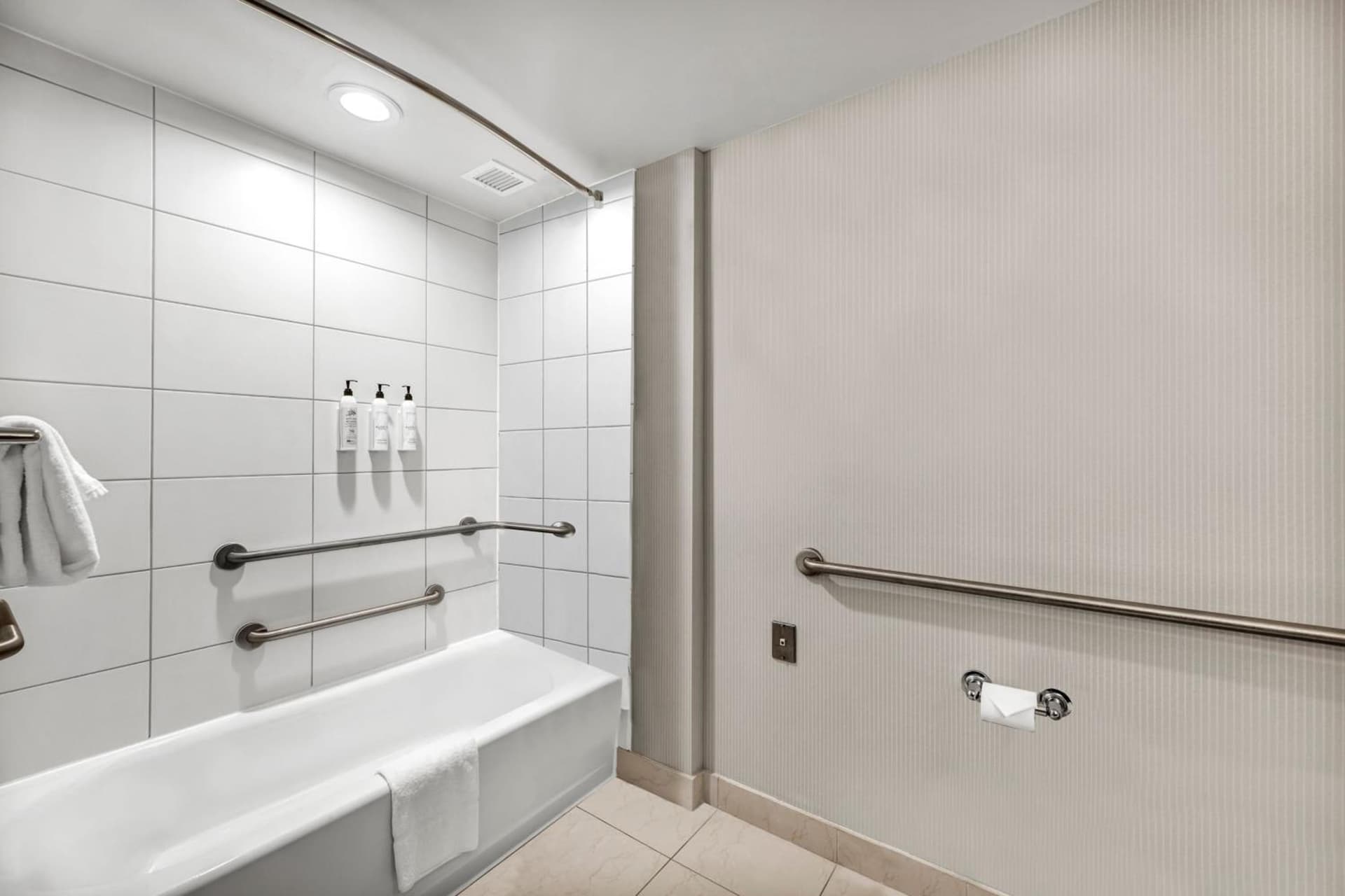 Delta Hotels by Marriott Mount Pleasant gallery photo in Racine, WI — image 8