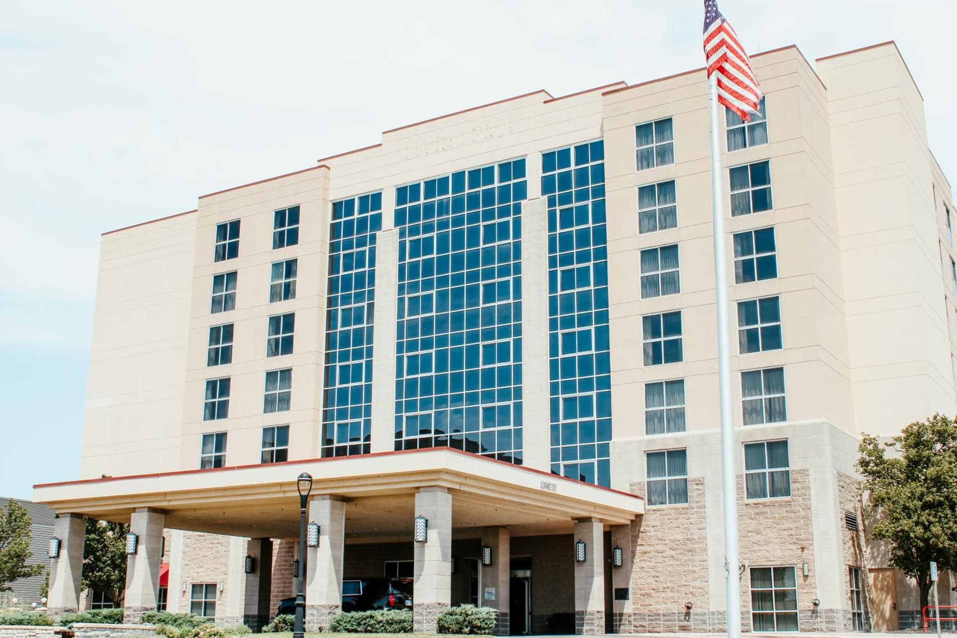 Hotel Topeka at City Center — hotel in Topeka, Kansas