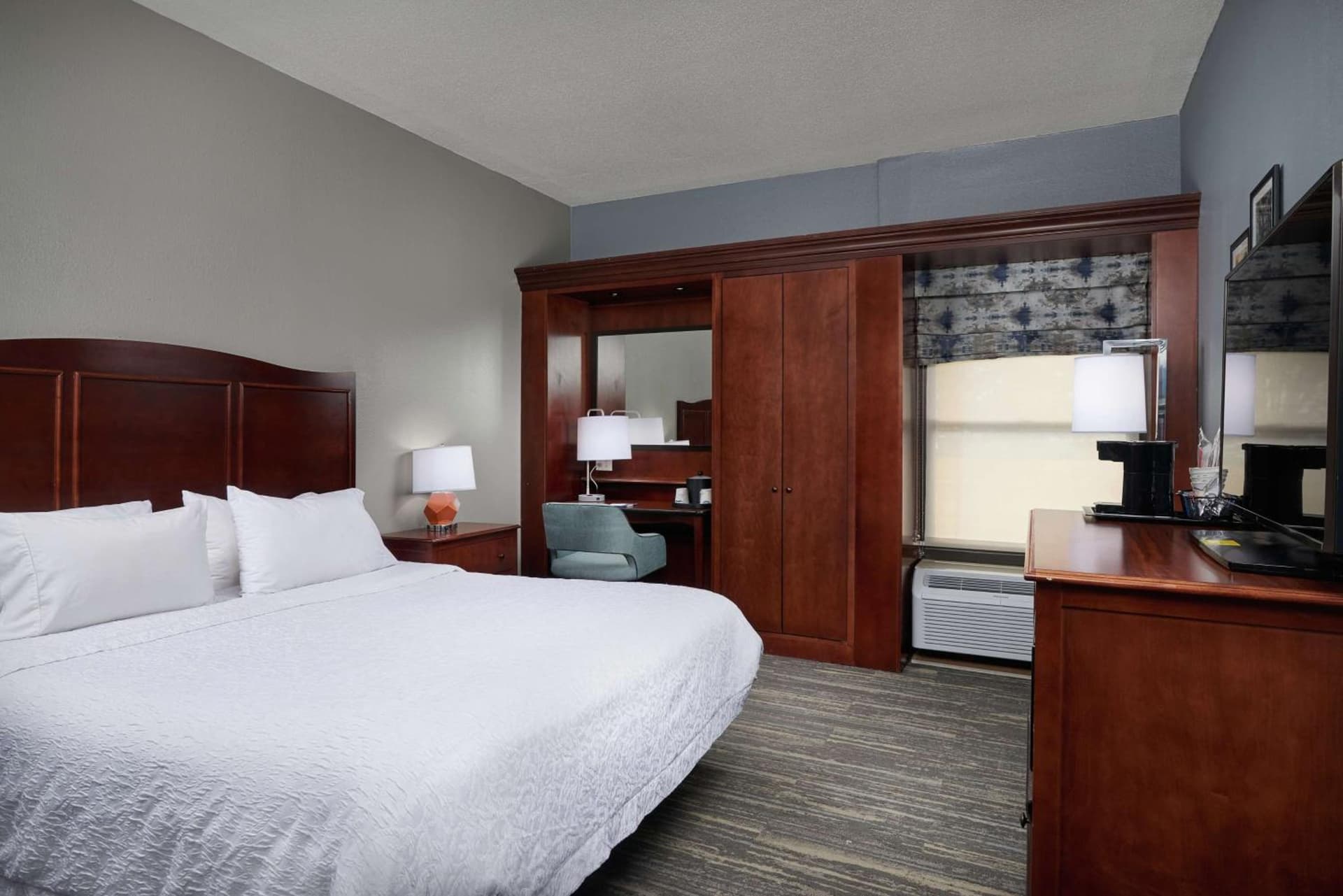 Hampton Inn Beaumont gallery photo in Beaumont, TX — image 13