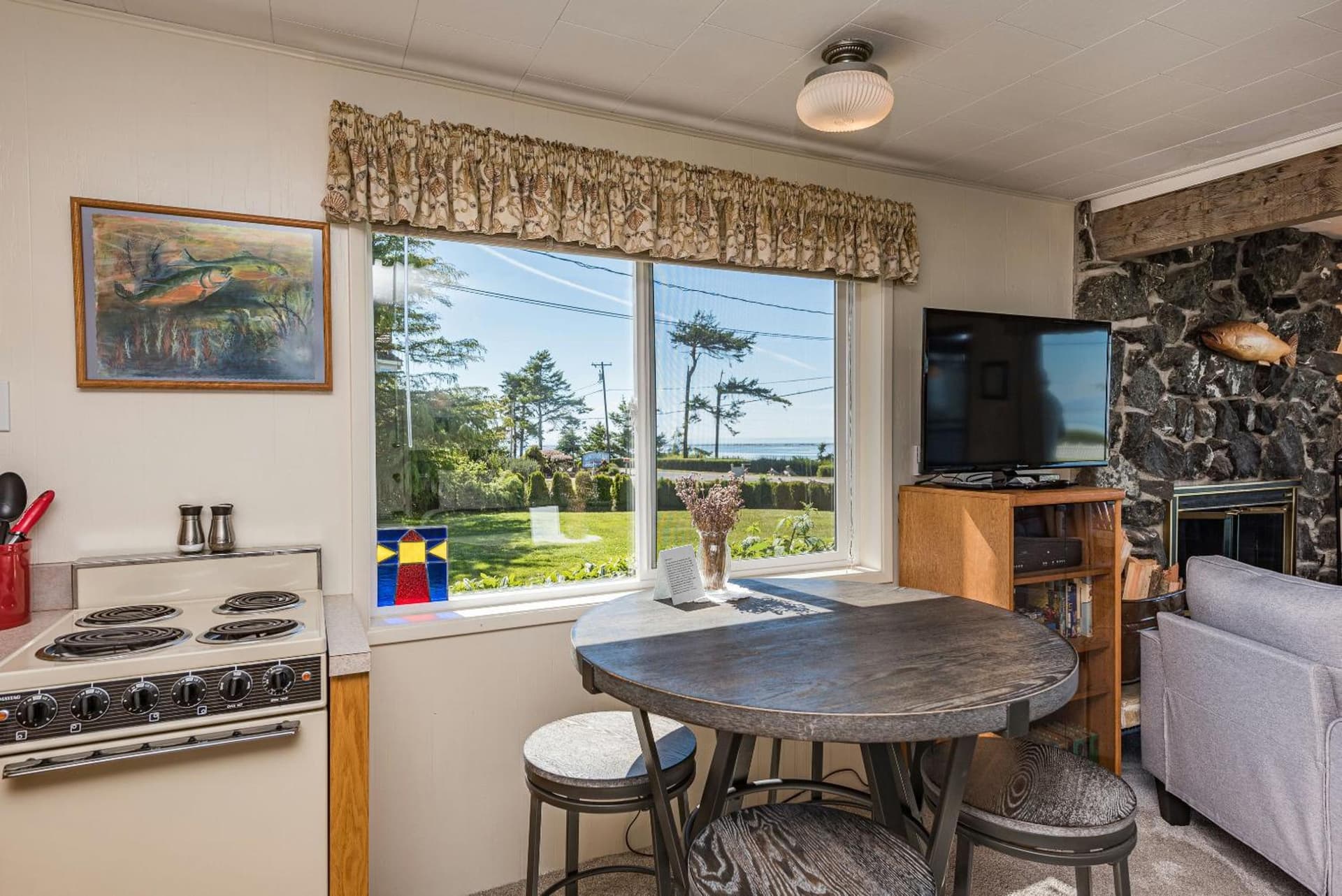 Juan de Fuca Waterfront Hotel & Cottages gallery photo in Sequim, WA — image 47