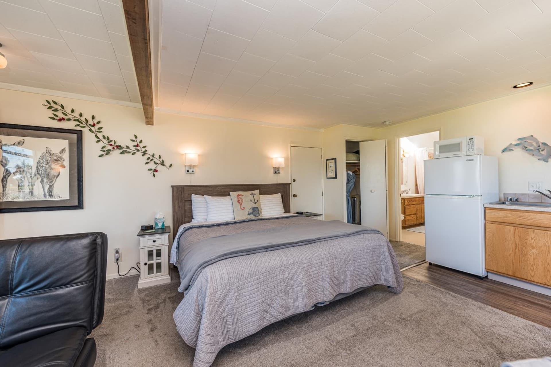 Juan de Fuca Waterfront Hotel & Cottages gallery photo in Sequim, WA — image 72