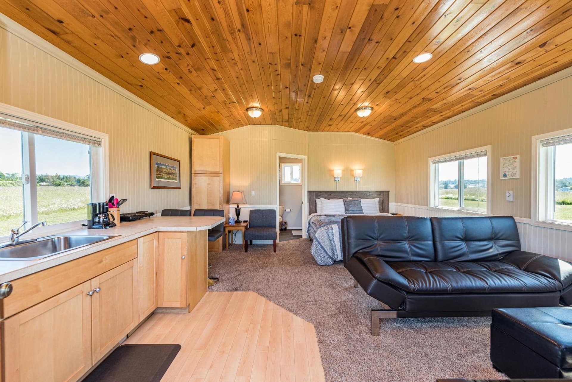 Juan de Fuca Waterfront Hotel & Cottages gallery photo in Sequim, WA — image 8