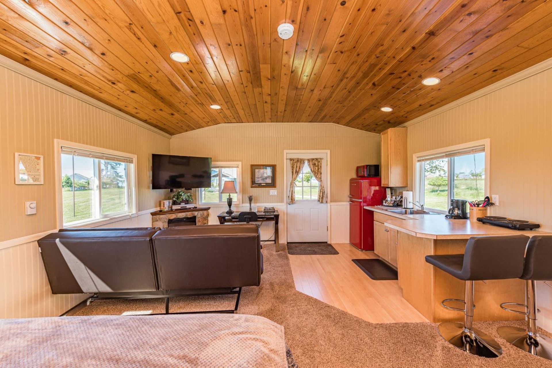 Juan de Fuca Waterfront Hotel & Cottages gallery photo in Sequim, WA — image 82