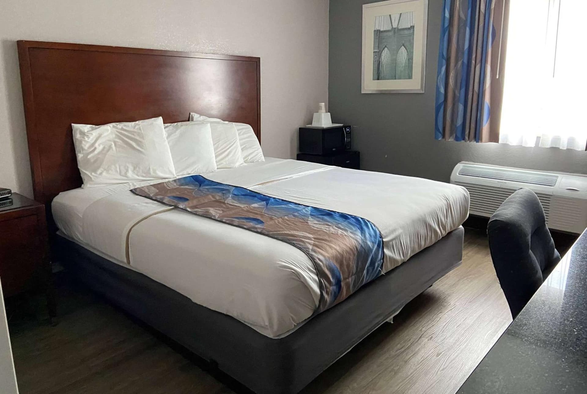 Travelodge Inn & Suites by Wyndham Albany property views in Albany, NY — gallery photo 3