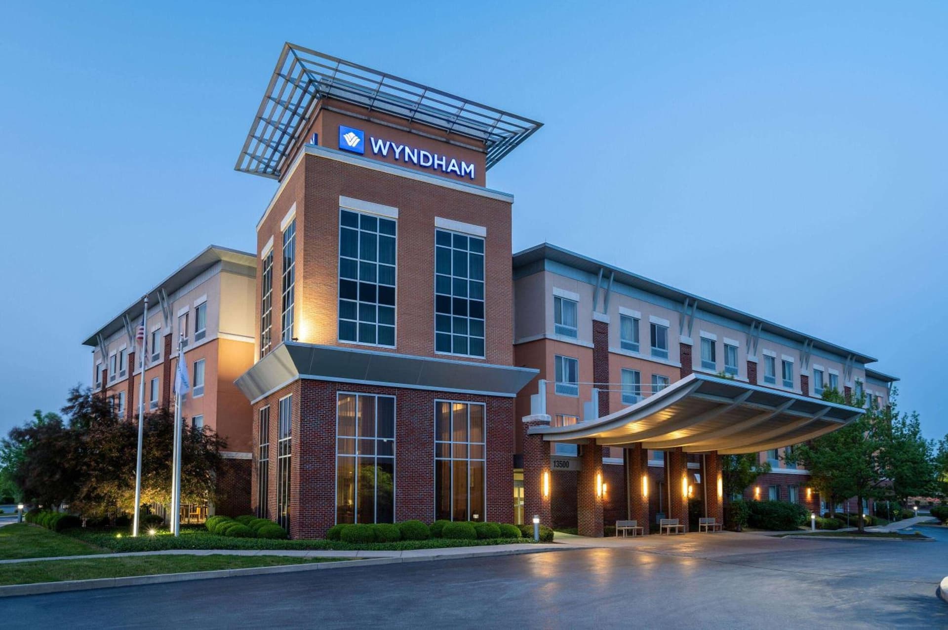 Wyndham Noblesville interior in Noblesville, IN — gallery photo 2