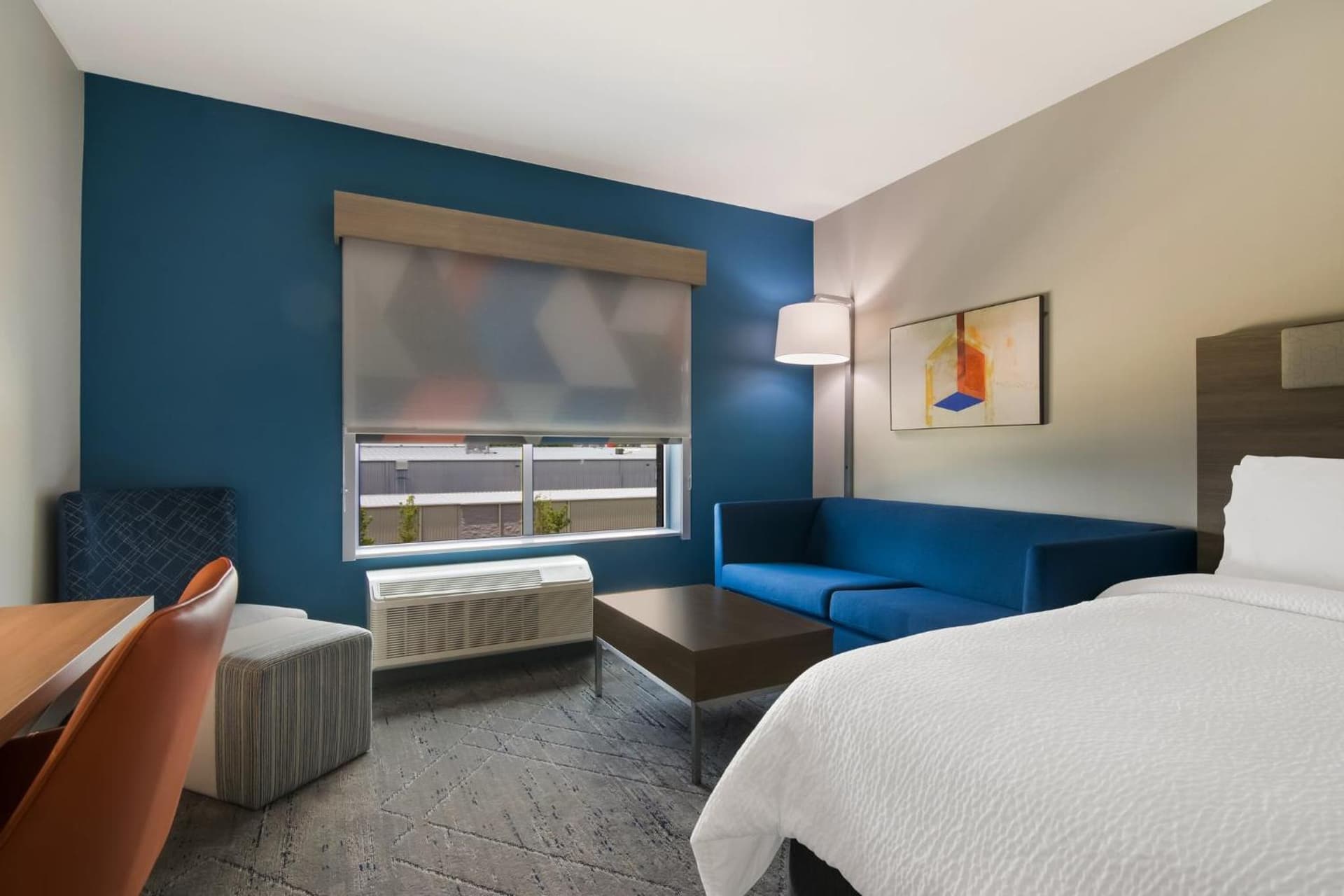 Holiday Inn Express & Suites - Springdale - Fayetteville Area interior in Springdale, AR — gallery photo 2