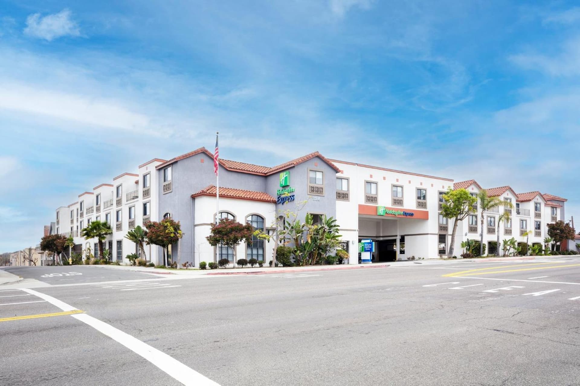 Holiday Inn Express Hotel & Suites Hermosa Beach by IHG featured exterior or lobby in Hermosa Beach, CA — similar hotel