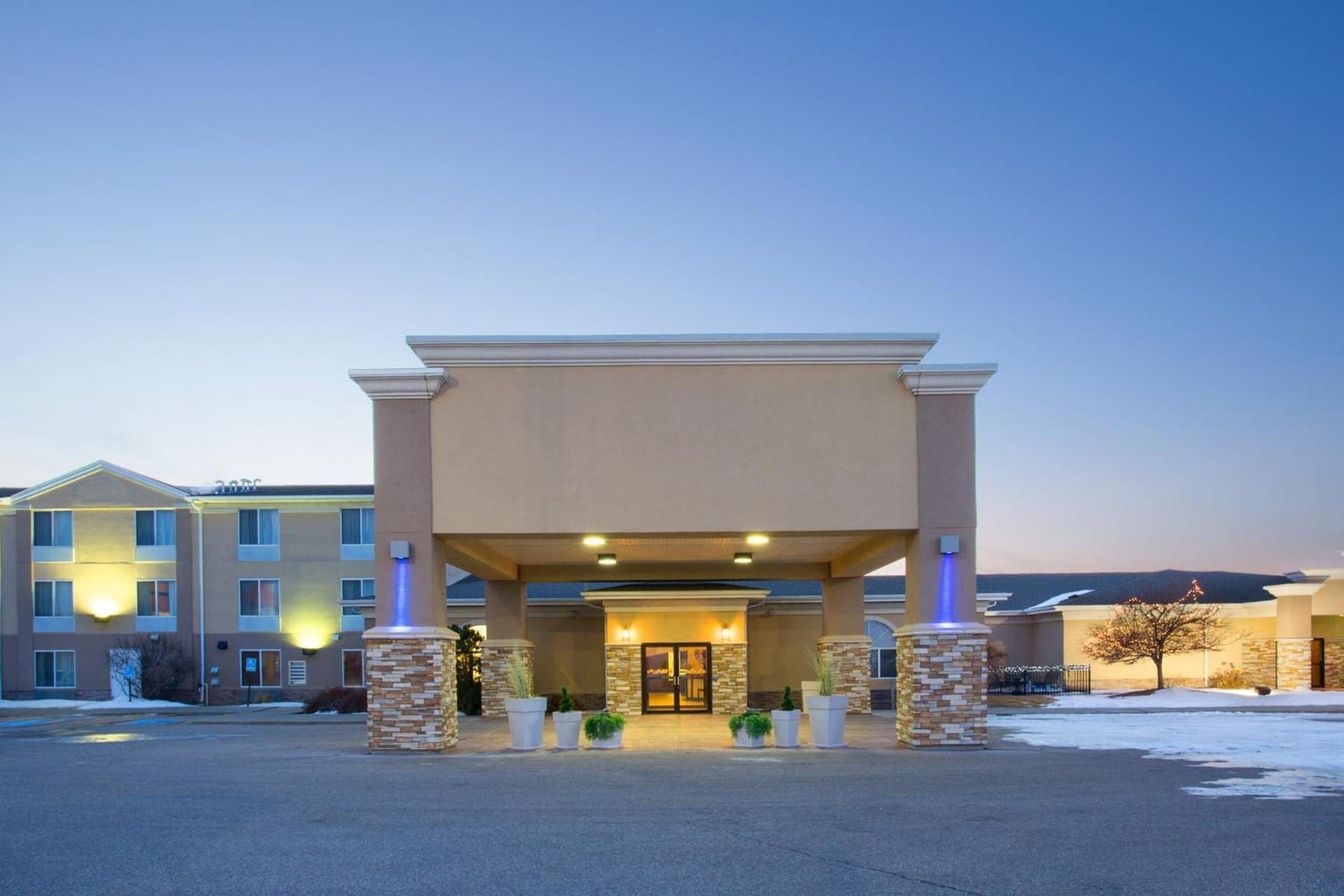 SureStay by Best Western Lexington featured exterior or lobby in Lexington, NE — similar hotel