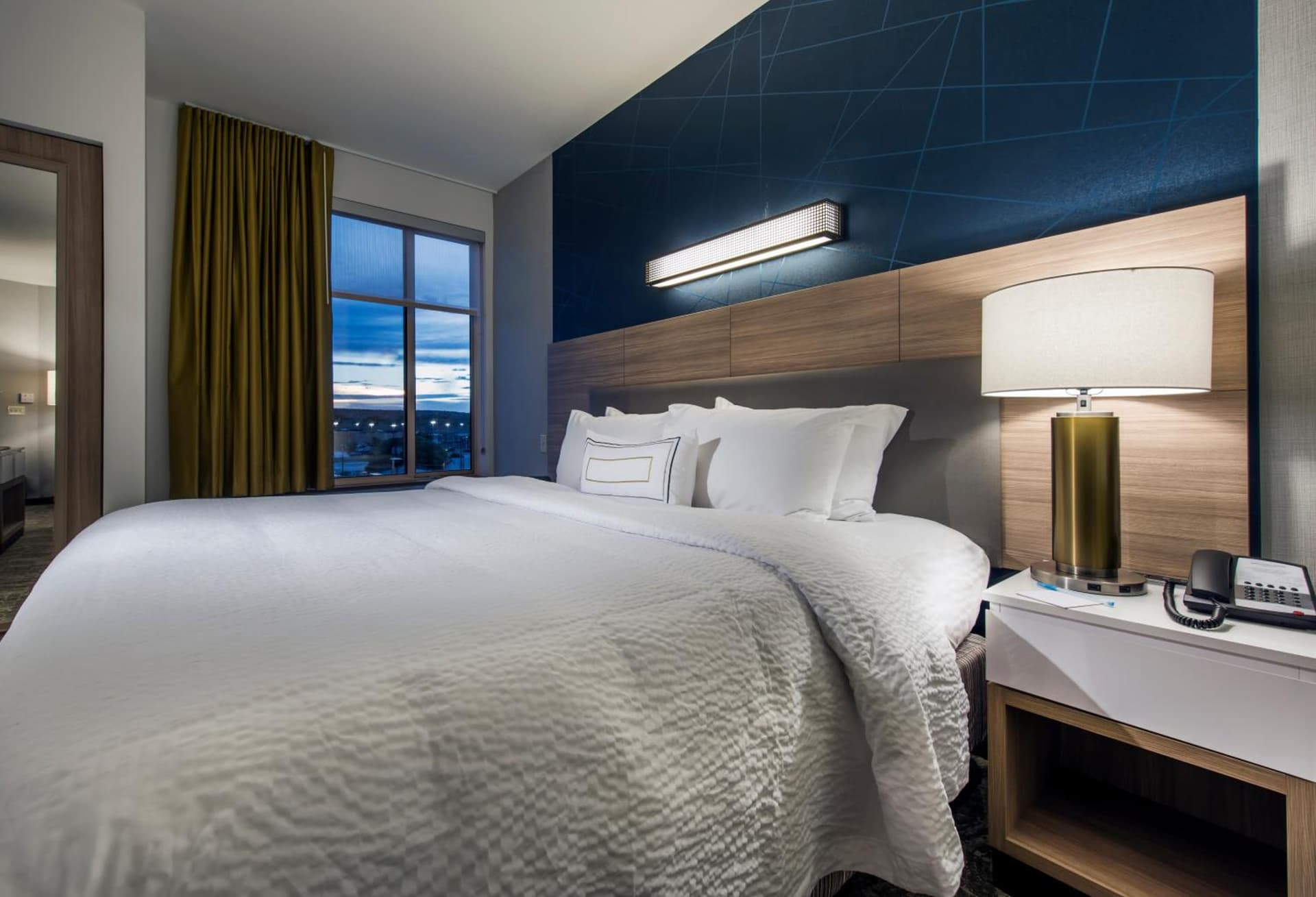 SpringHill Suites by Marriott Gallup interior in Gallup, NM — gallery photo 2