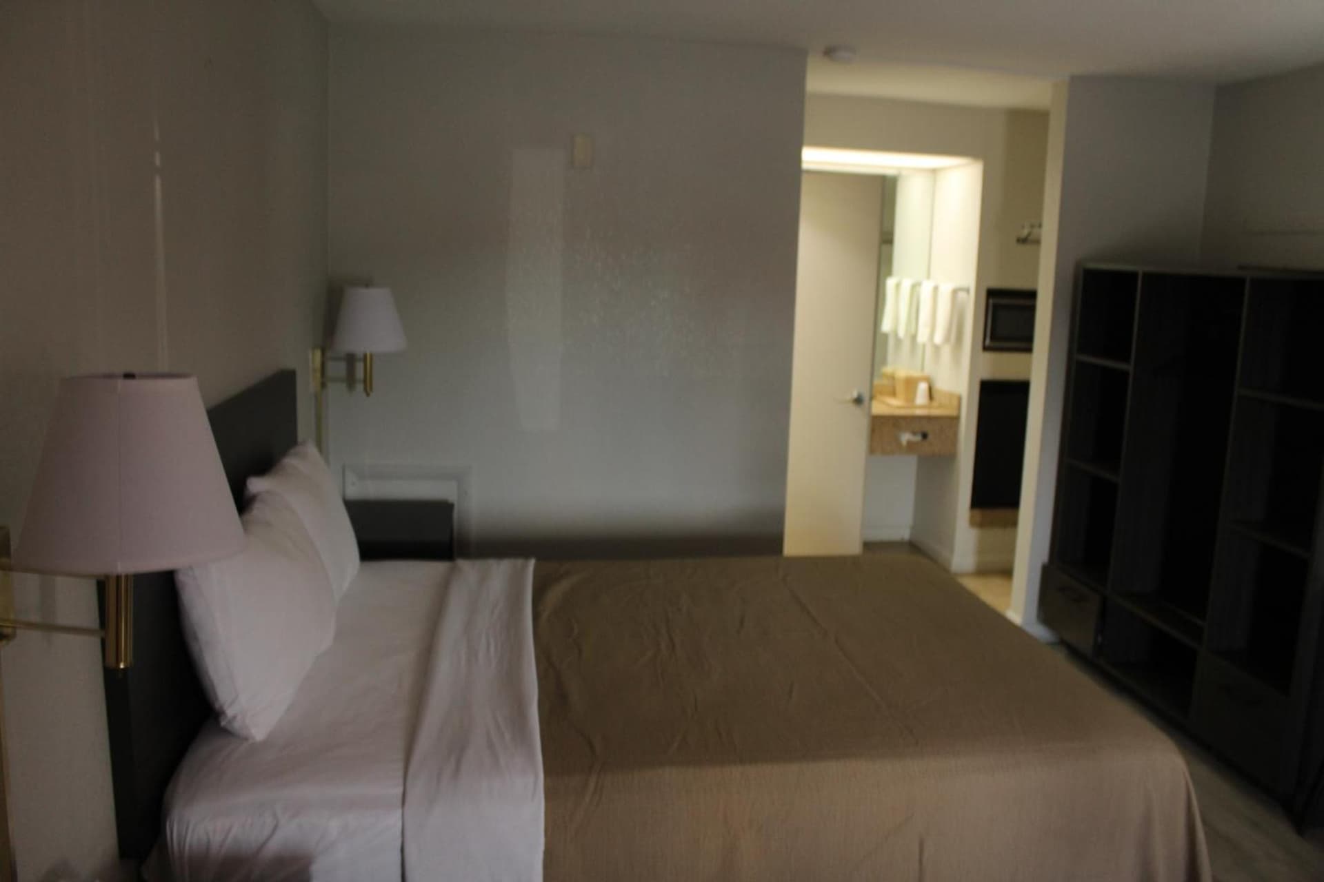 VIP Inn and Suites gallery photo in Huntsville, AL — image 13