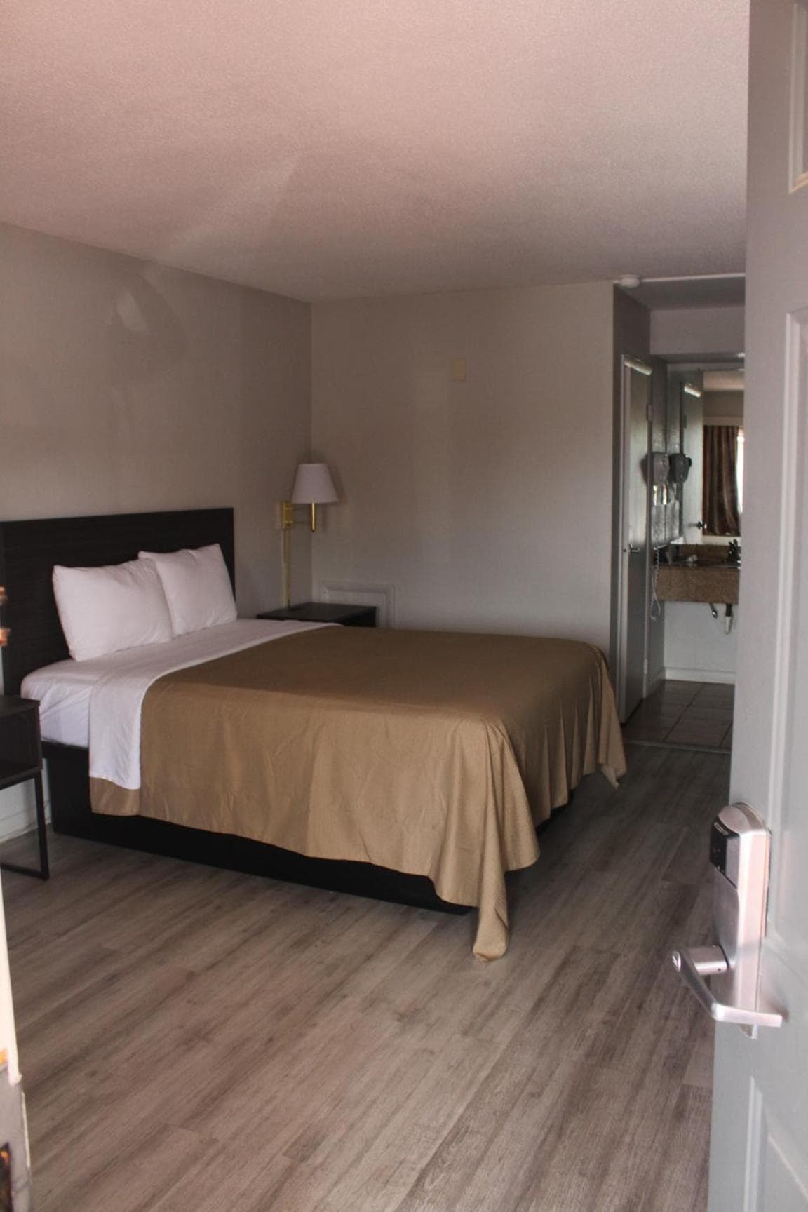 VIP Inn and Suites gallery photo in Huntsville, AL — image 14