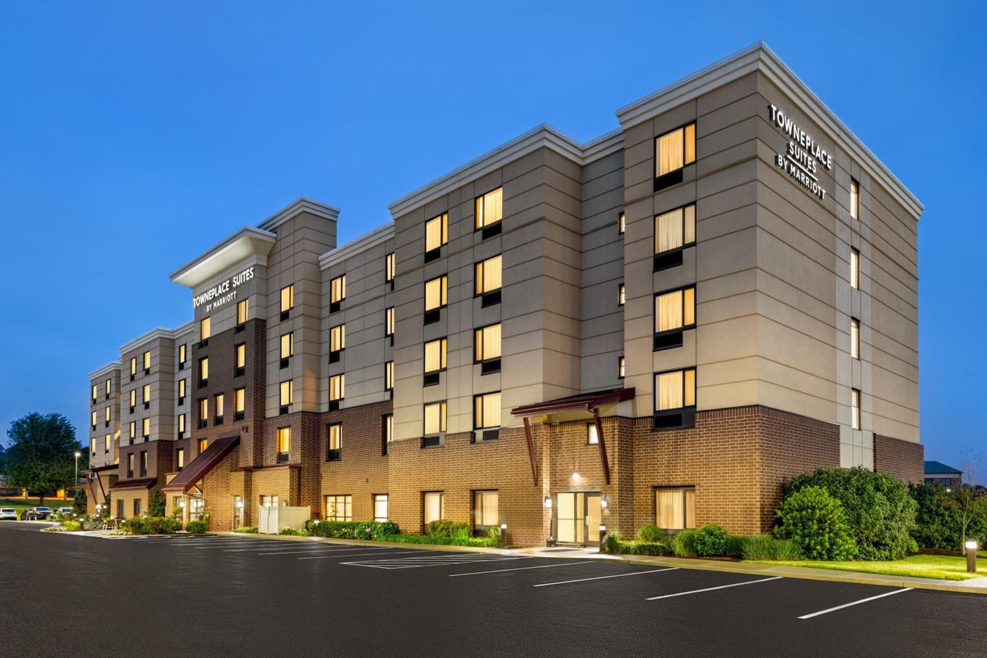 TownePlace Suites by Marriott Harrisburg West/Mechanicsburg interior in Mechanicsburg, PA — gallery photo 2