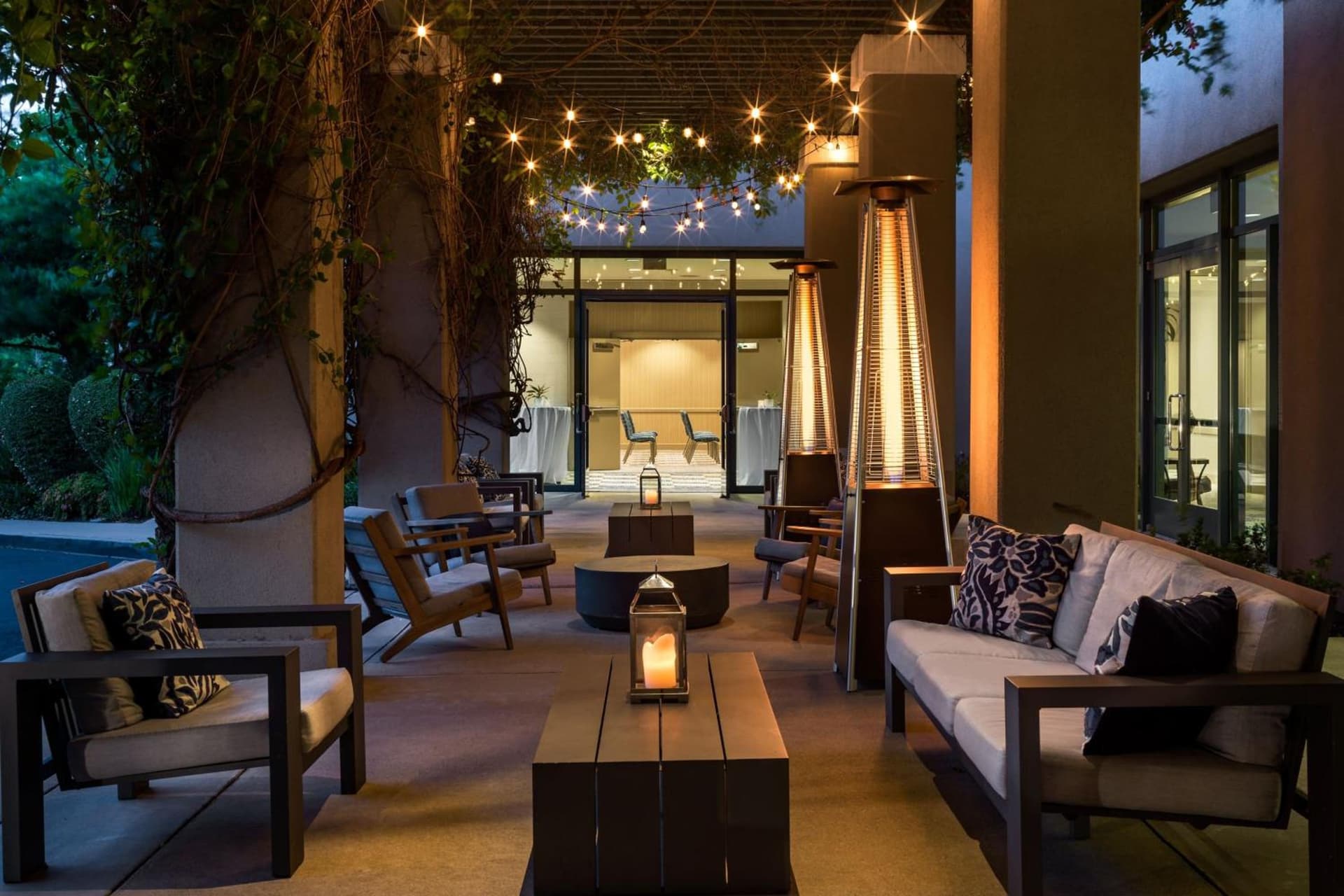 Renaissance Walnut Creek Hotel interior in Walnut Creek, CA — gallery photo 2