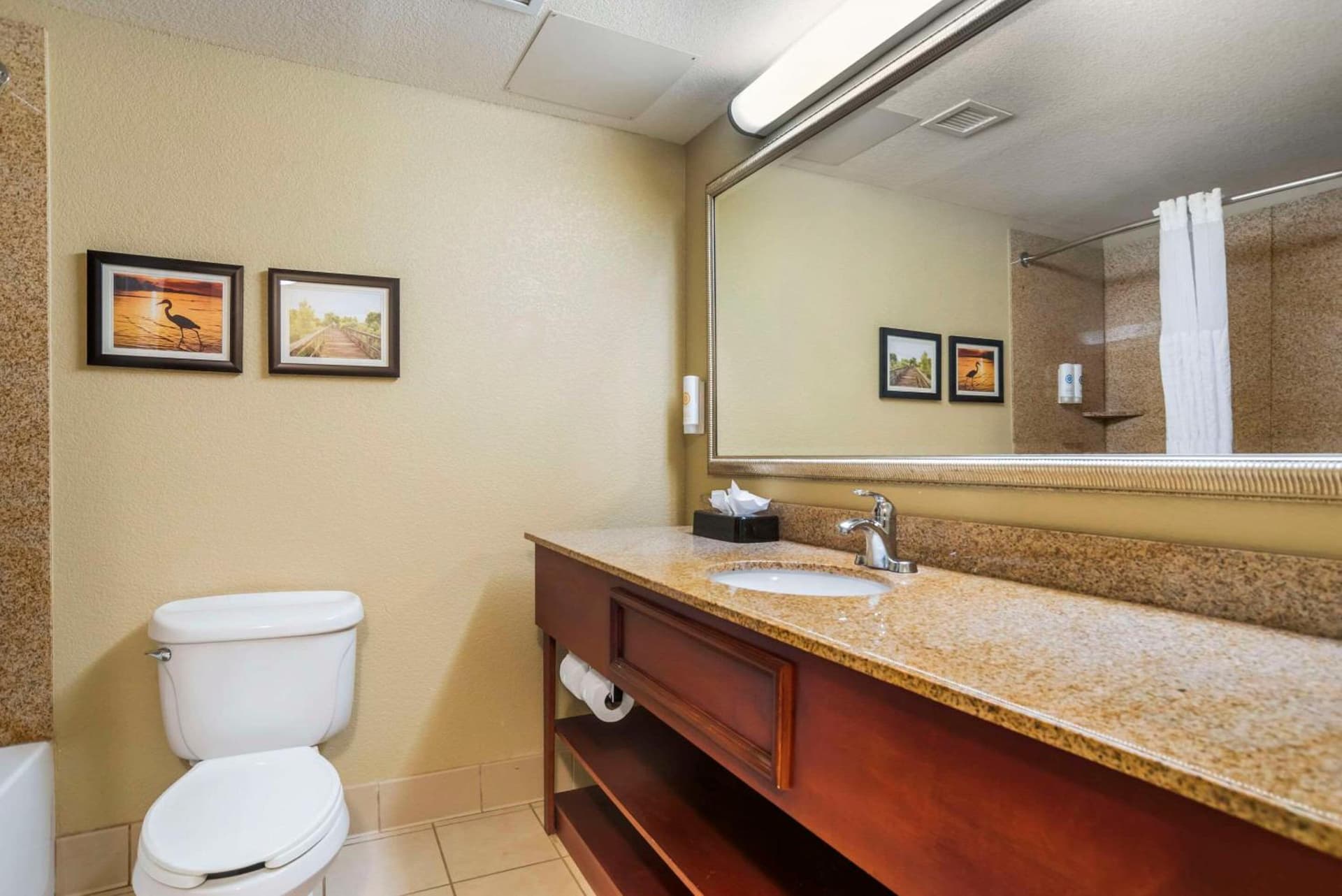 Comfort Inn & Suites Daphne Spanish Fort - Mobile East gallery photo in Spanish Fort, AL — image 26