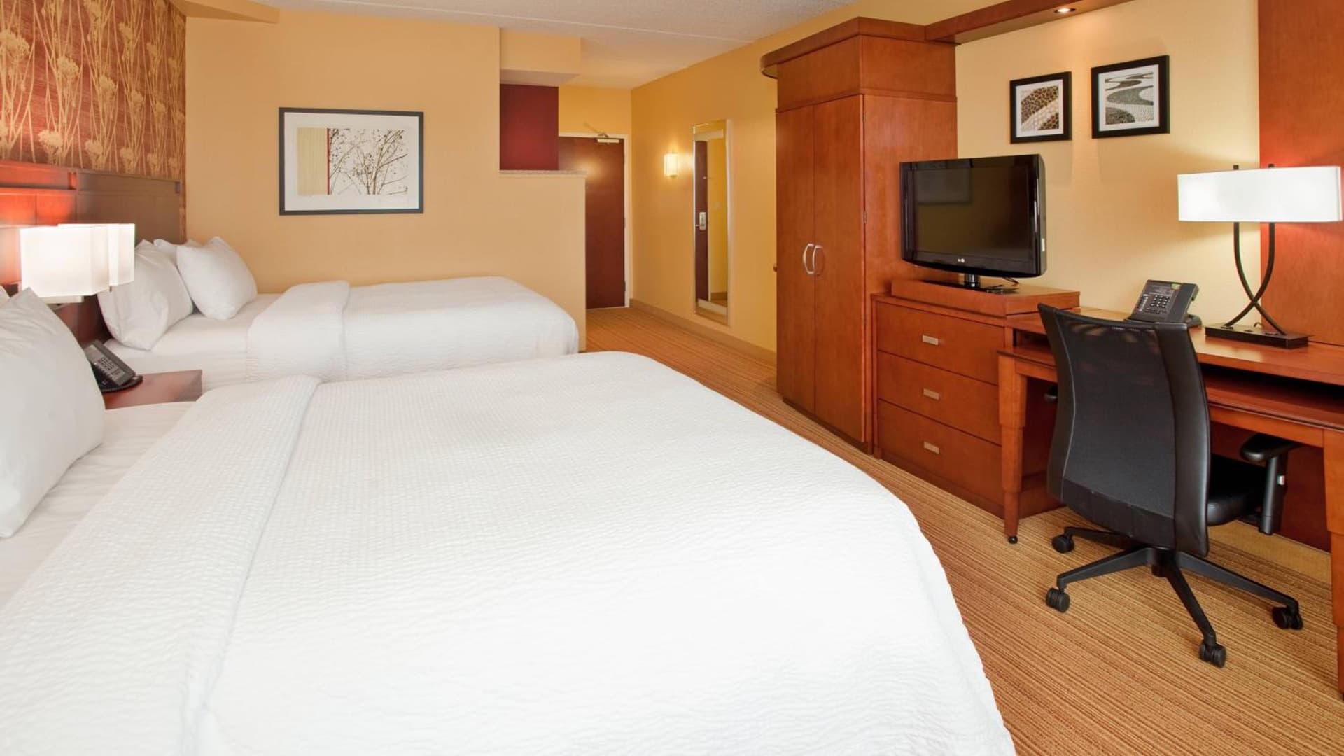 Courtyard by Marriott Pittsburgh North/Cranberry Woods property views in Cranberry Township — gallery photo 3