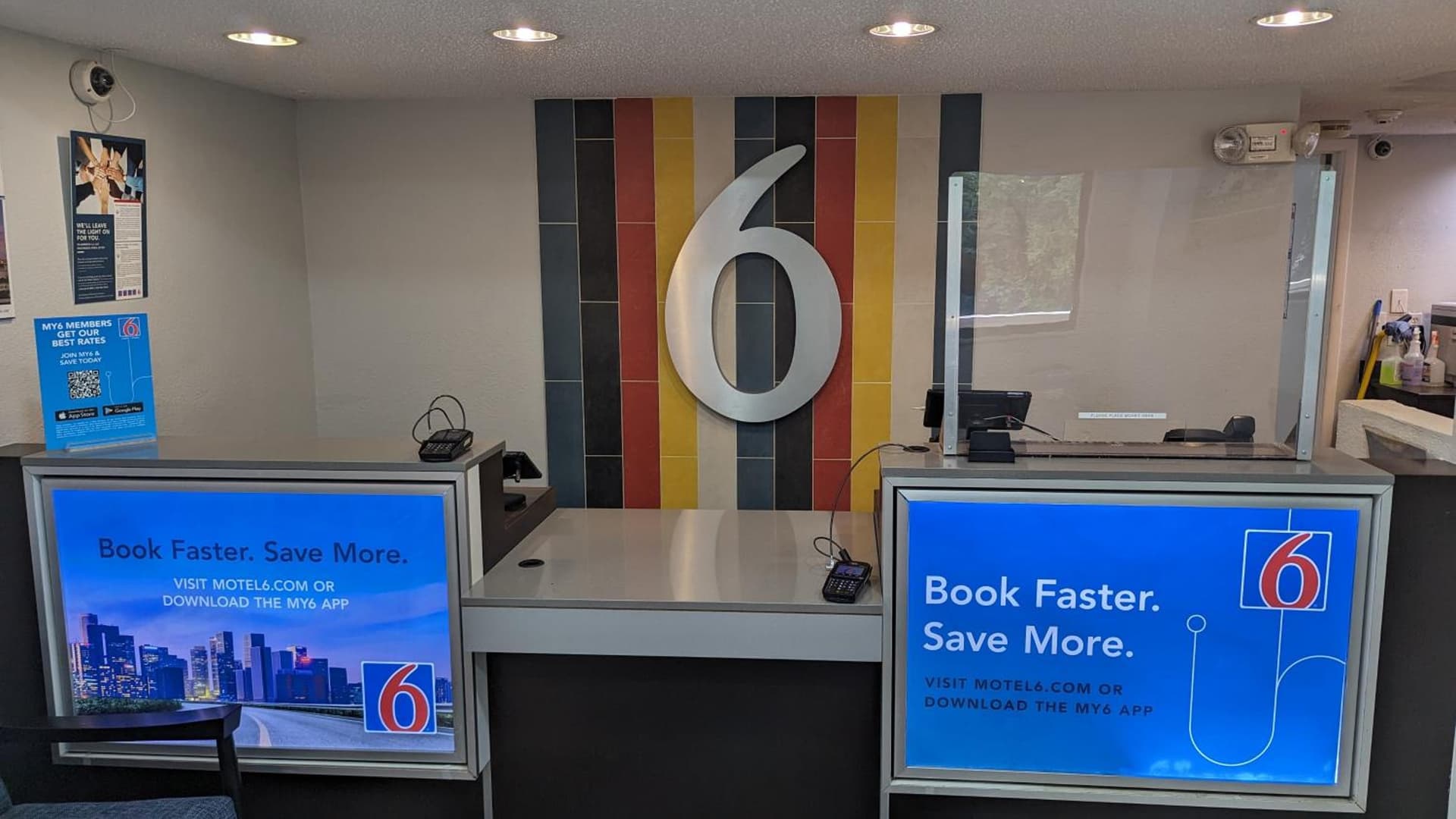 Motel 6-Nashua, NH - South gallery photo in Nashua, NH — image 16