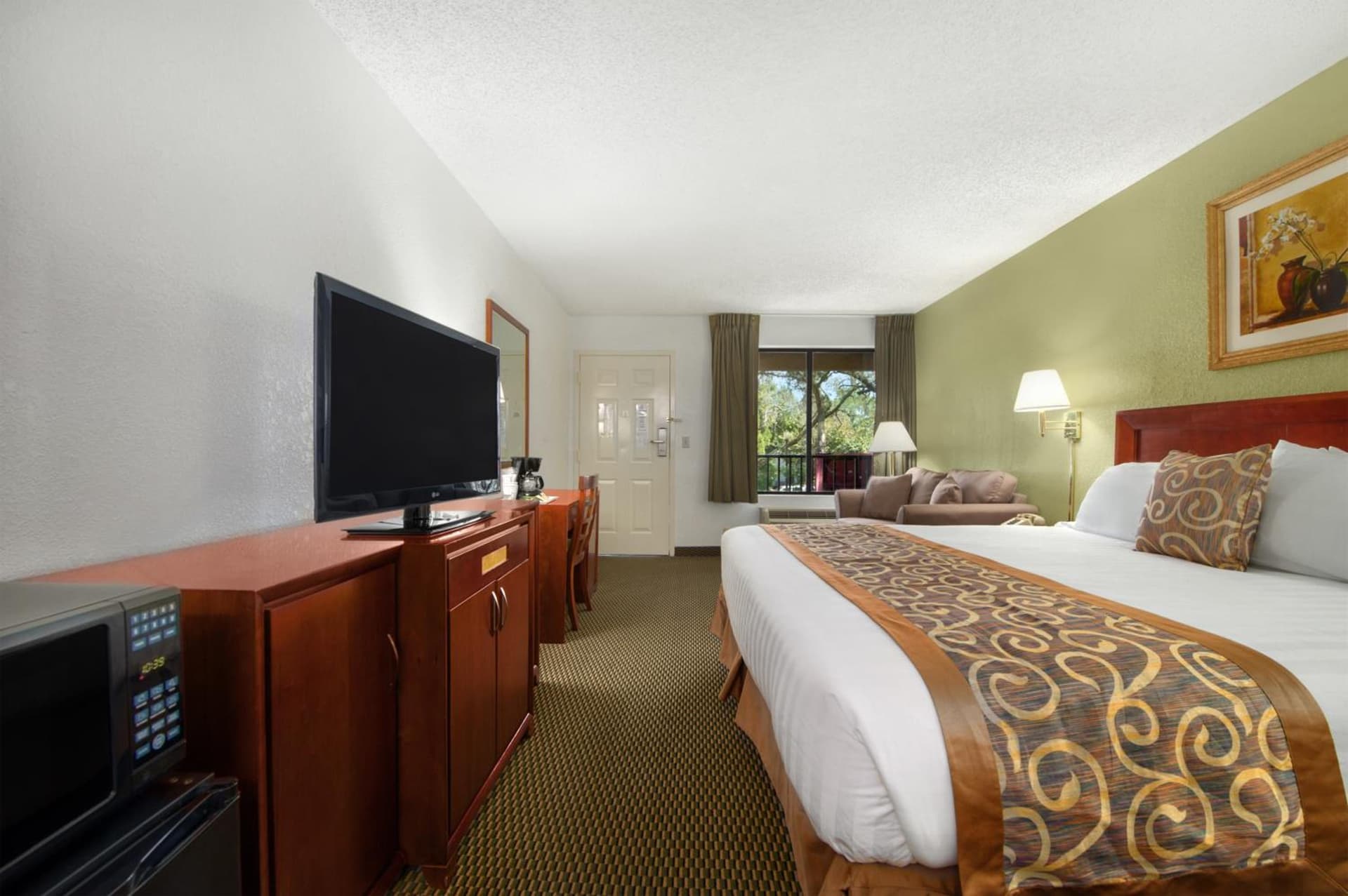 Ramada by Wyndham Temple Terrace/Tampa North gallery photo in Tampa, FL — image 59