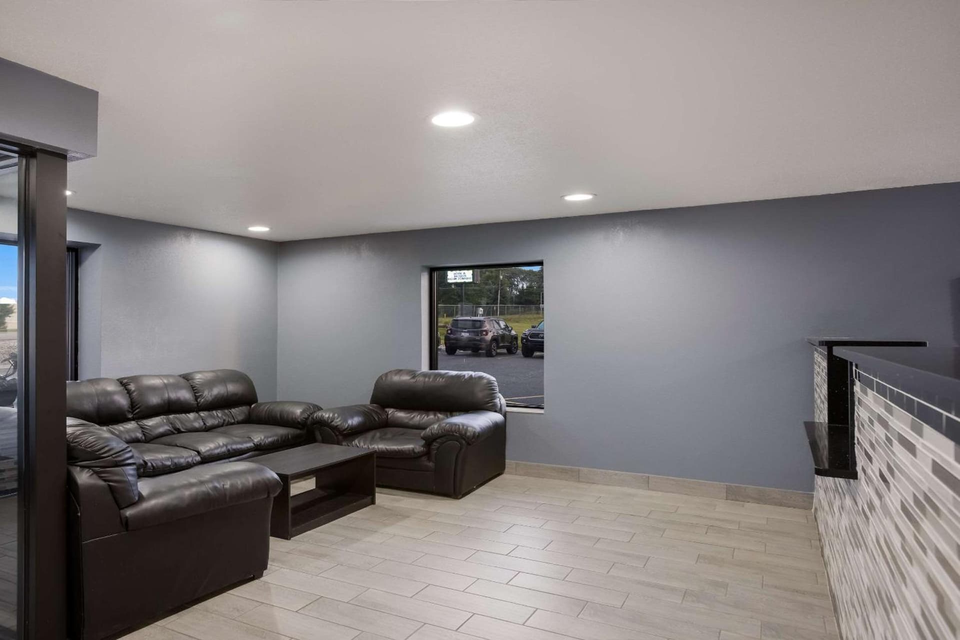 Quality Inn & Suites Big Rapids near University interior in Big Rapids, MI — gallery photo 2