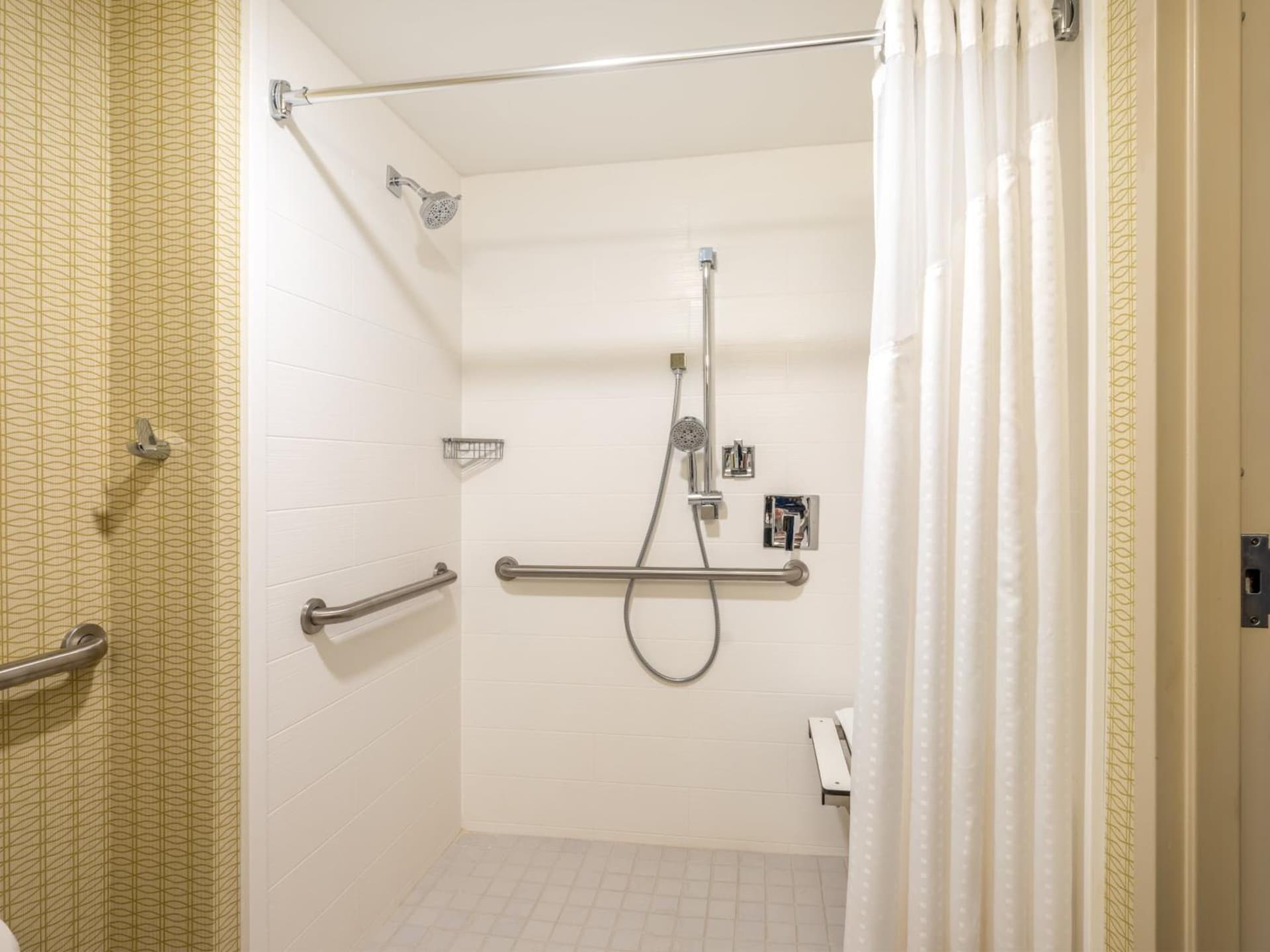 Holiday Inn Greensboro Coliseum by IHG gallery photo in Greensboro, NC — image 22