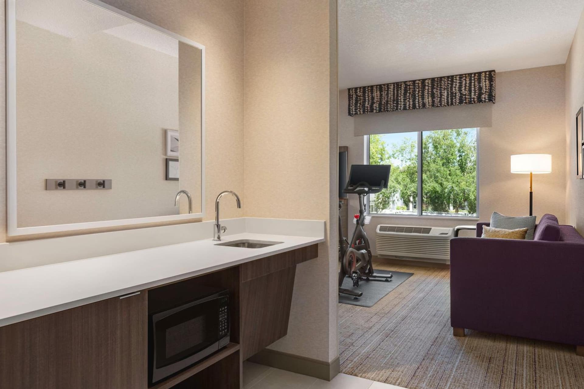 Hampton Inn Stockton, Ca interior in Stockton, CA — gallery photo 2