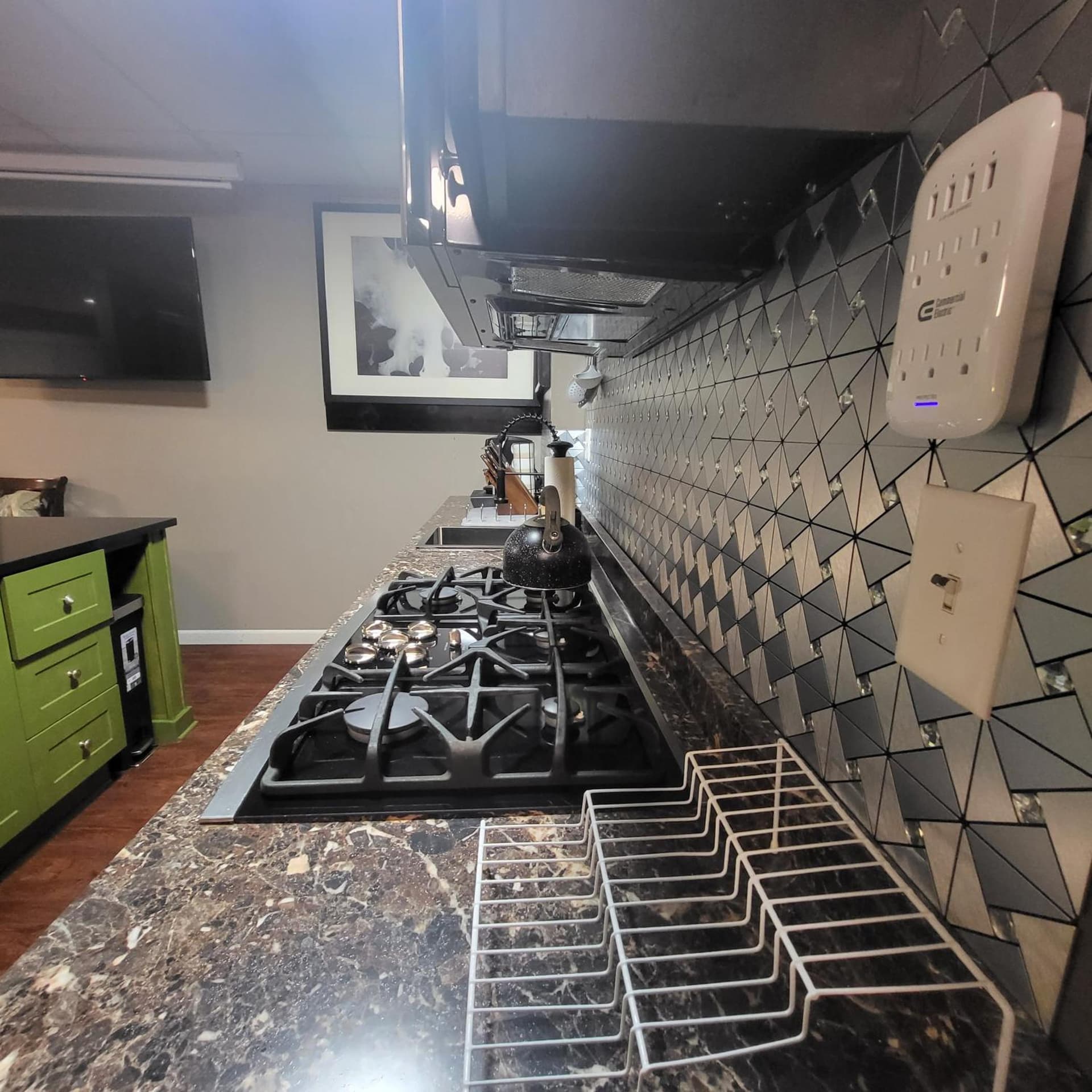 Tranquility & Minutes from DTW interior in Romulus, MI — gallery photo 2